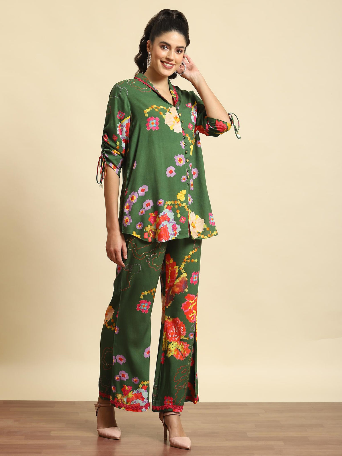 Women Green Geometric Print Co-Ord Set.