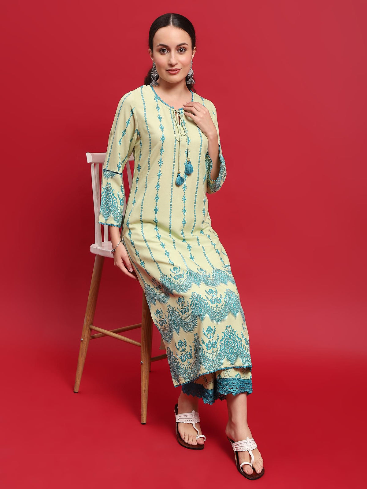Women Liva Rayon Green Ornamental Print Kurta With Comfort Pant.