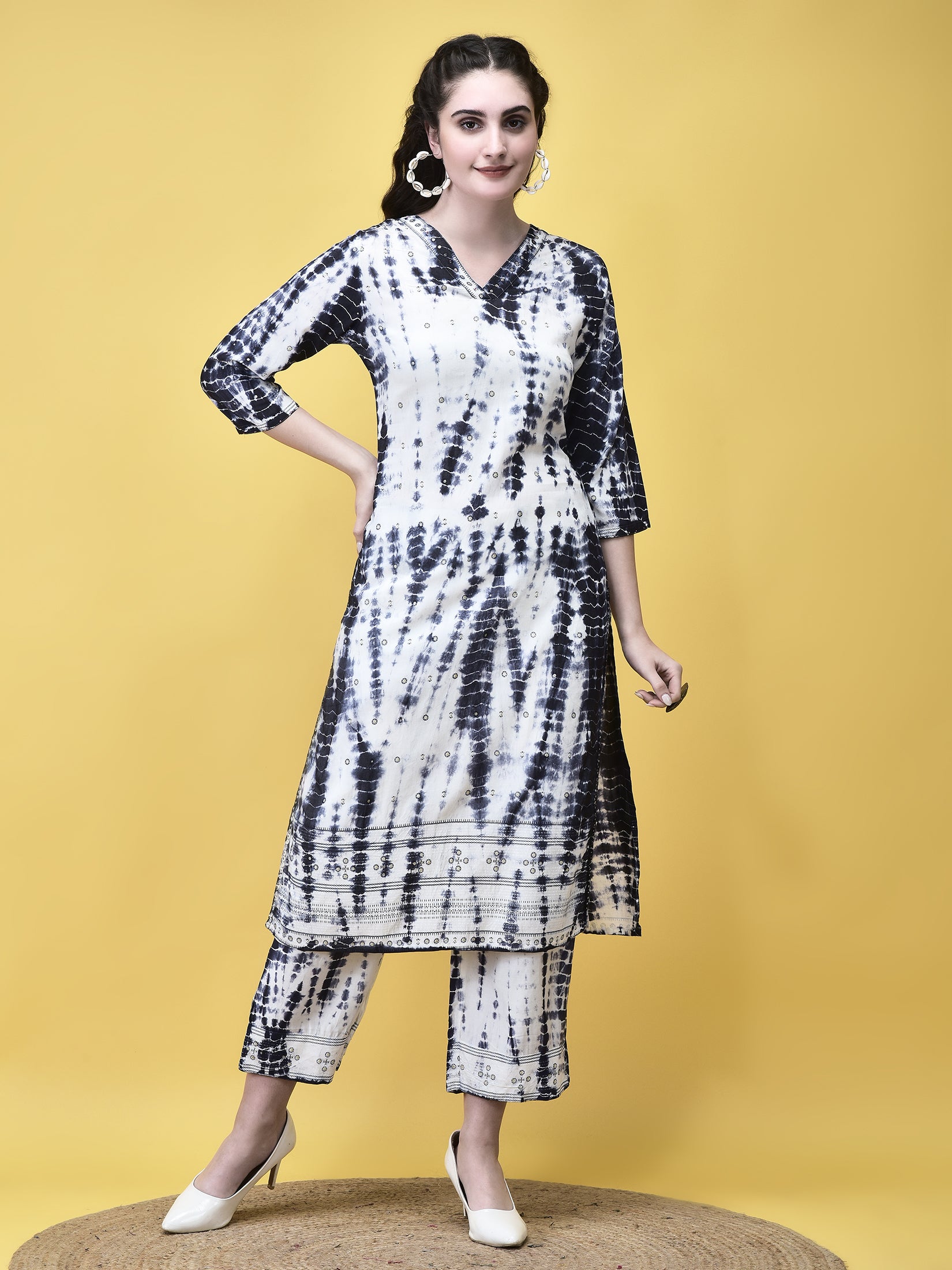 Women Liva (Rayon) Red Stripe Print Kurta With Harem Pant main image 0