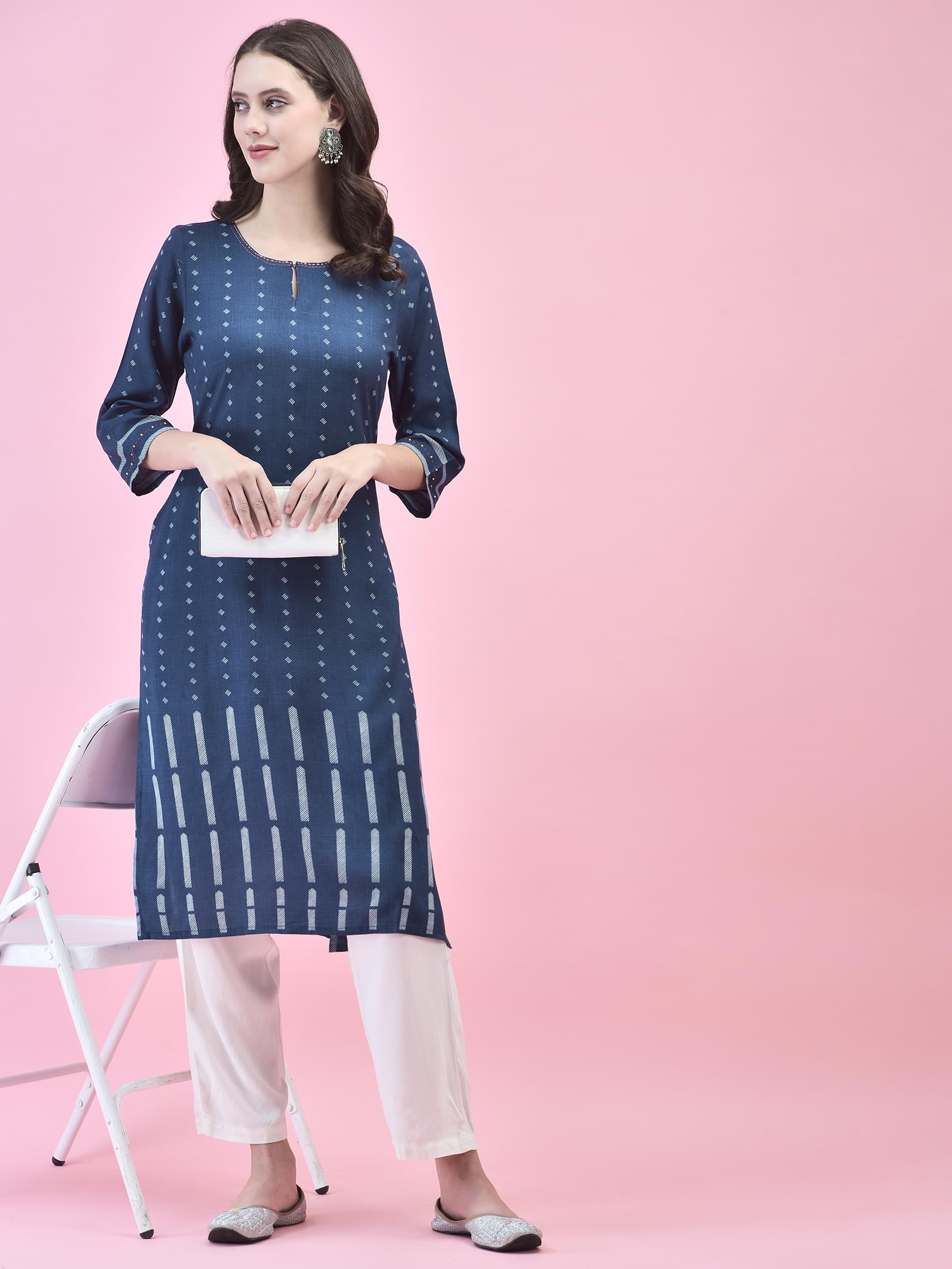 Women Liva (Rayon) Navy Blue Geometric Print Kurta.
