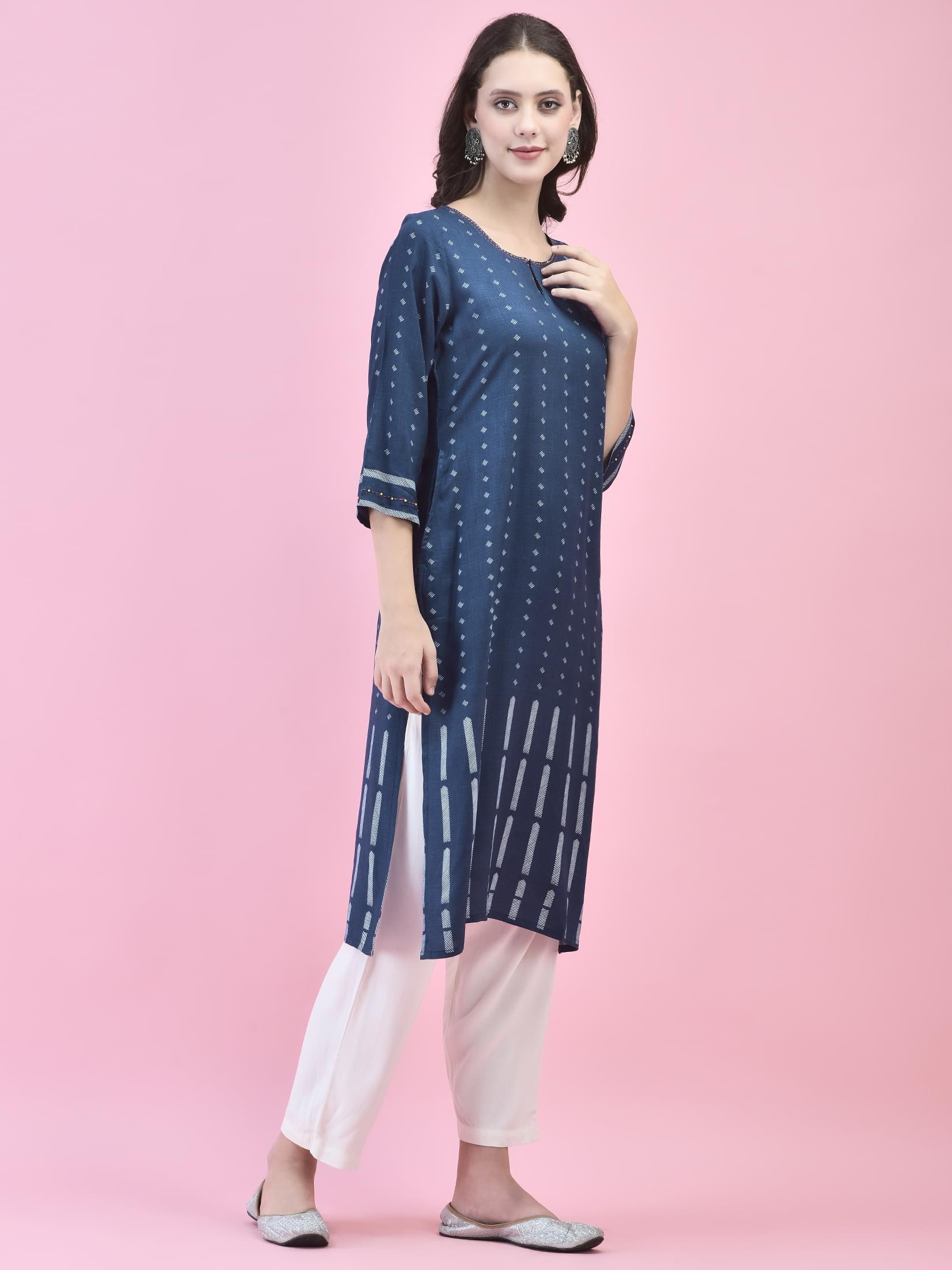 Women Liva (Rayon) Navy Blue Geometric Print Kurta.