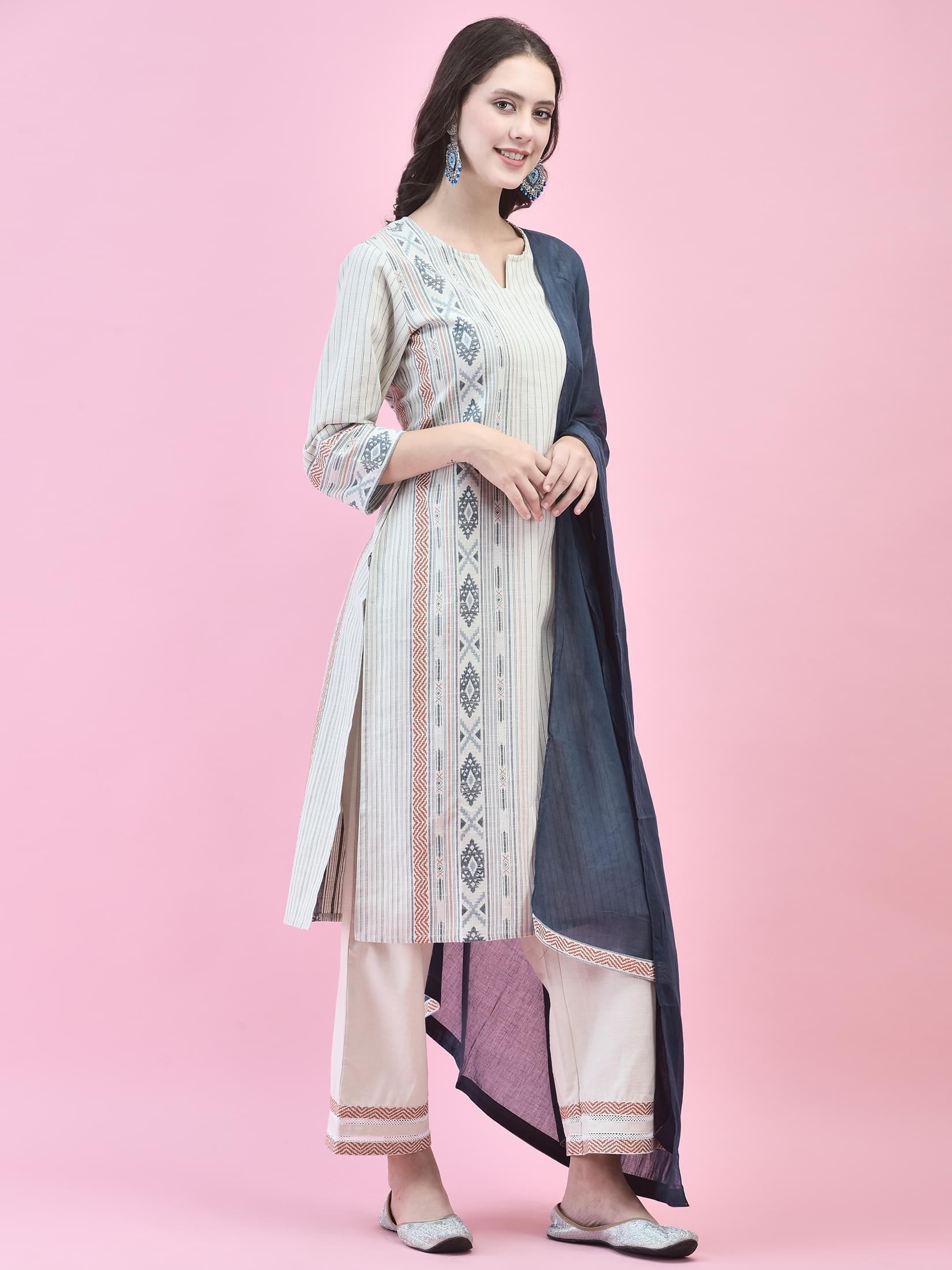 Women Cotton Grey Geometric Print Kurta Comfort Pant Dupatta.