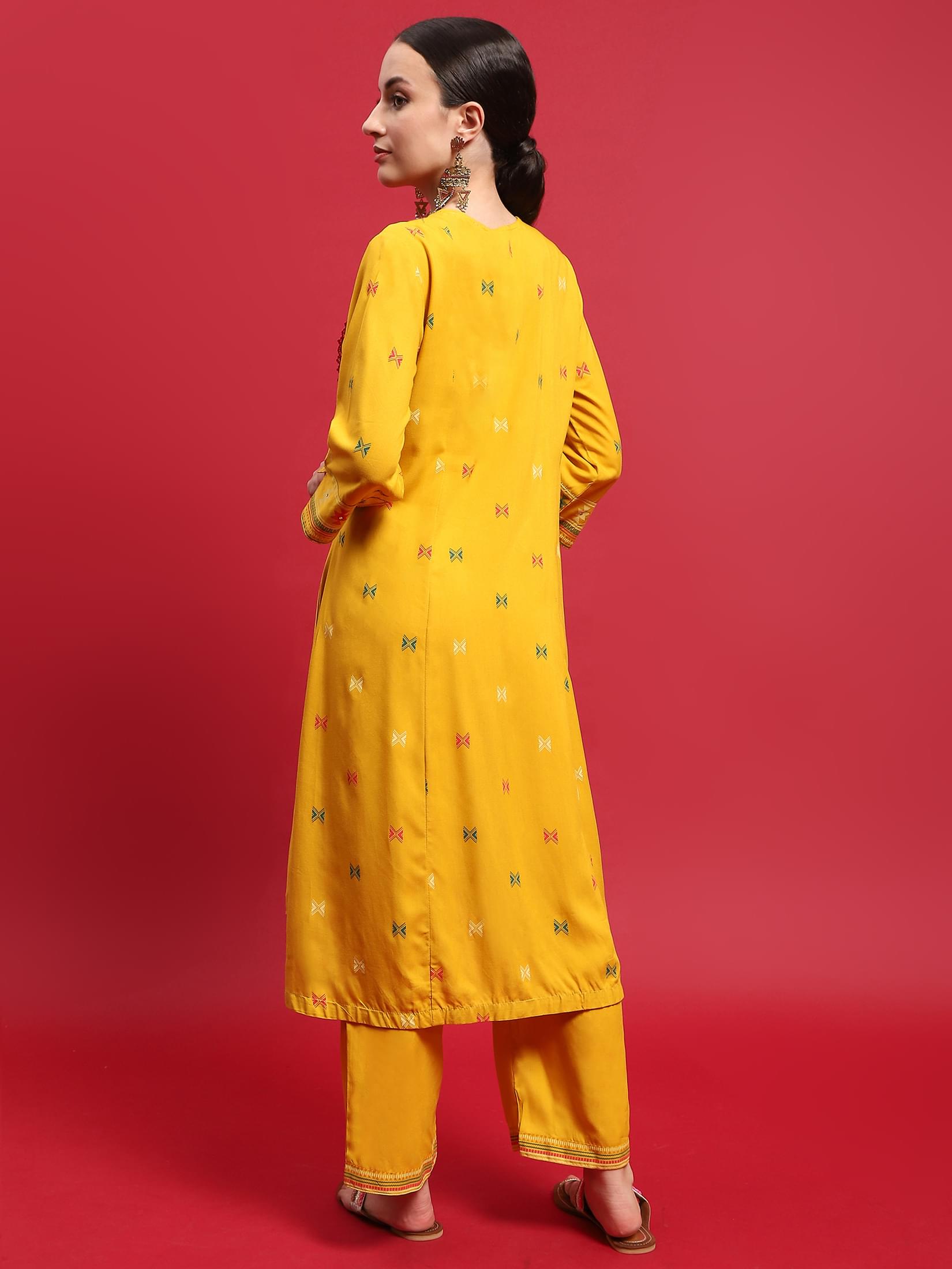 Women Liva Rayon Mustard Geometric Print Kurta With Comfort Pant.