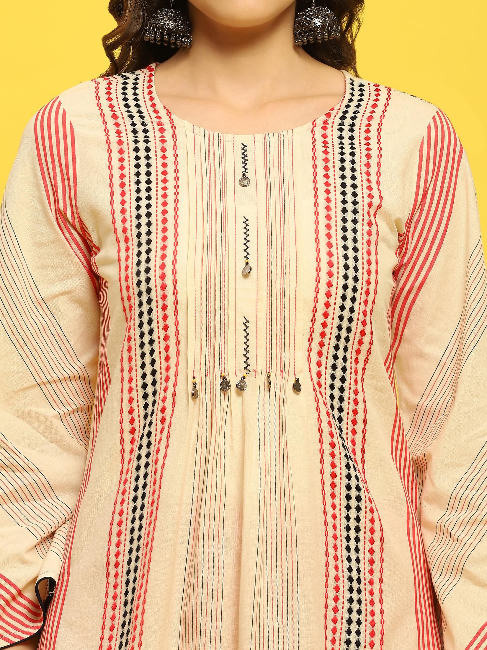 Women Cotton Off White Yarn Dyed Kurta With Harem Pant.