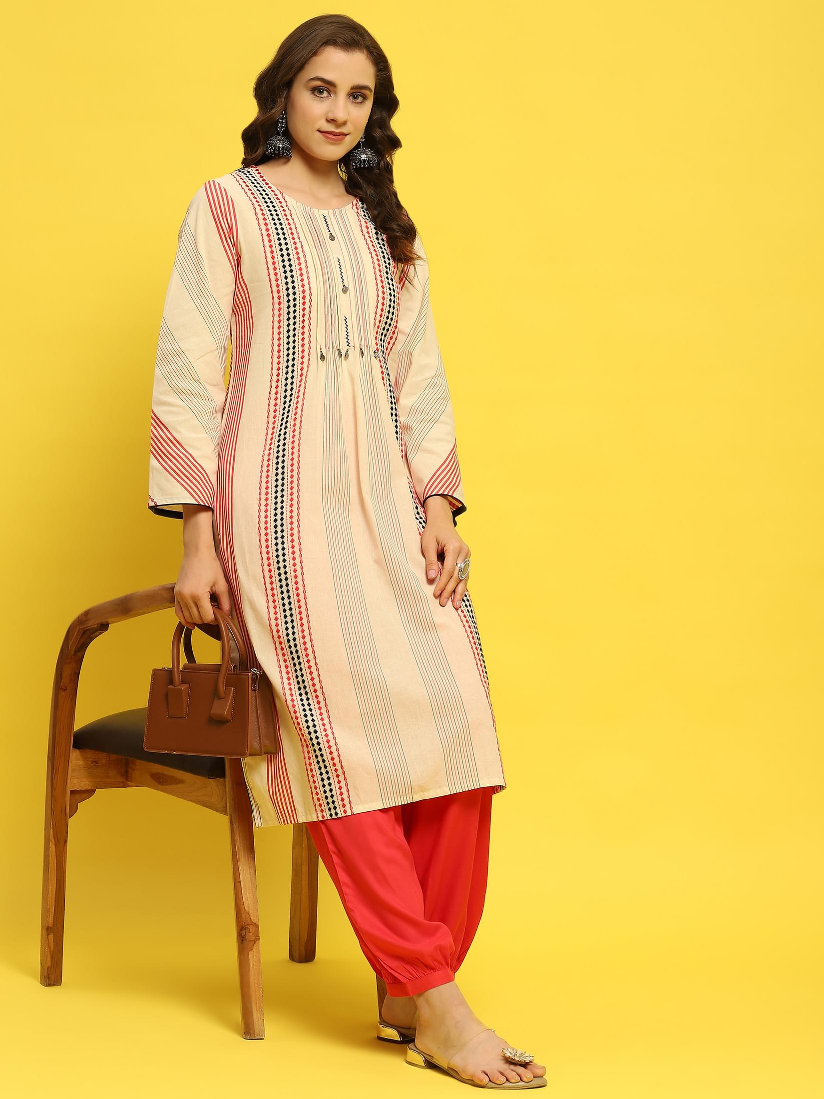Women Cotton Off White Yarn Dyed Kurta With Harem Pant.