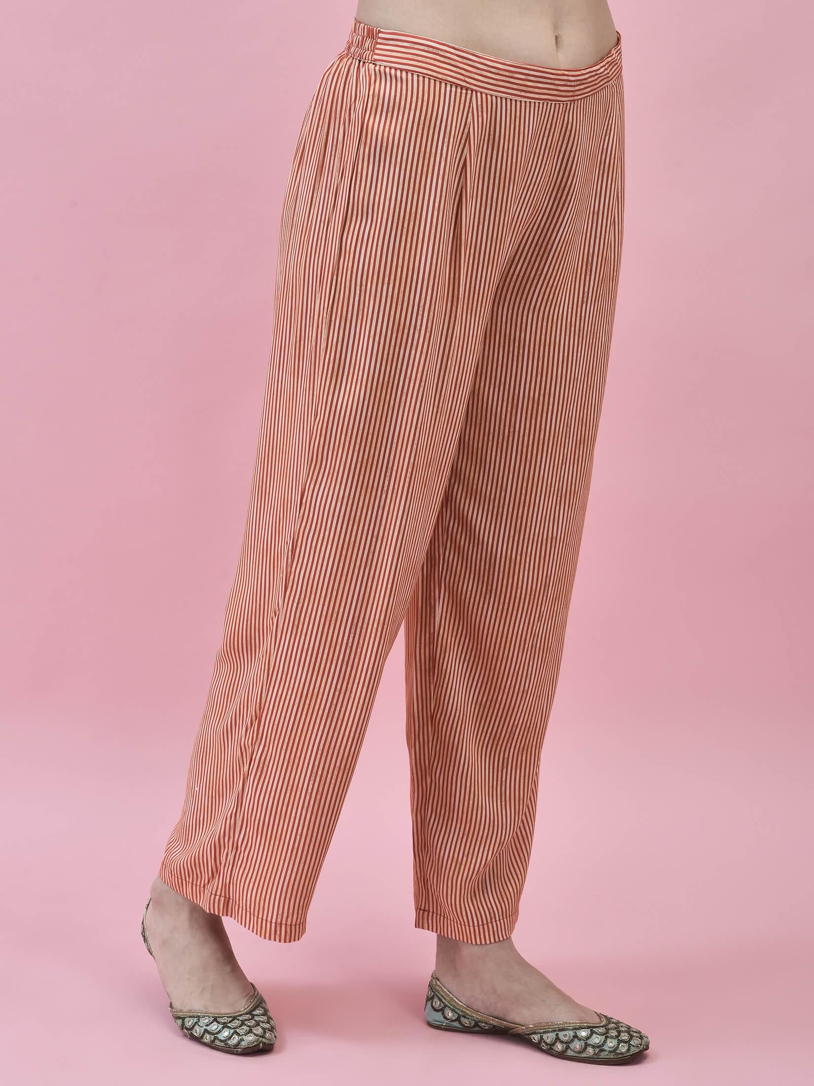 Women Rayon Rust Multi Kurta With Comfort Pant.