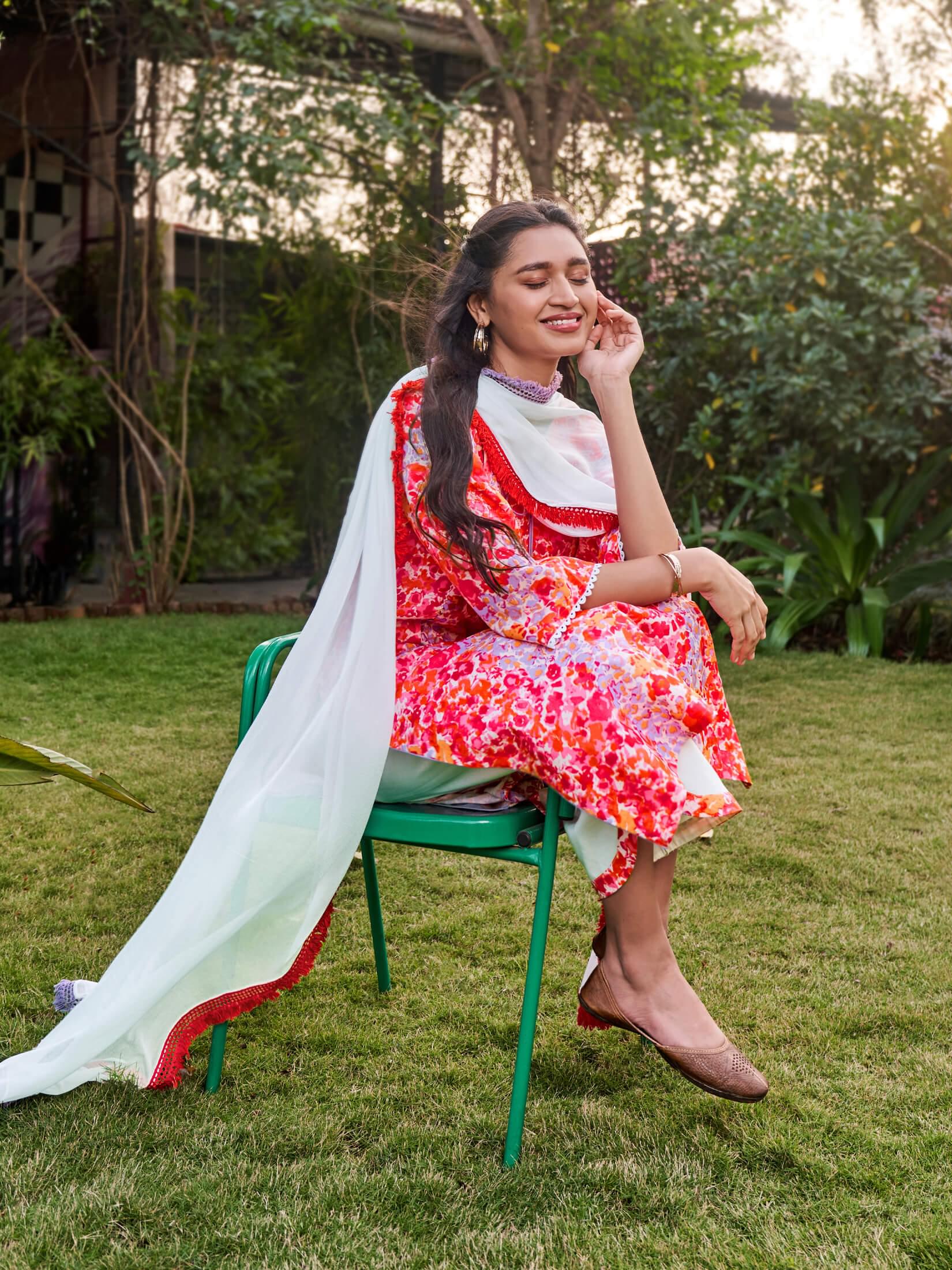 Women Rayon Pink Kurta Comfort Pant Dupatta.