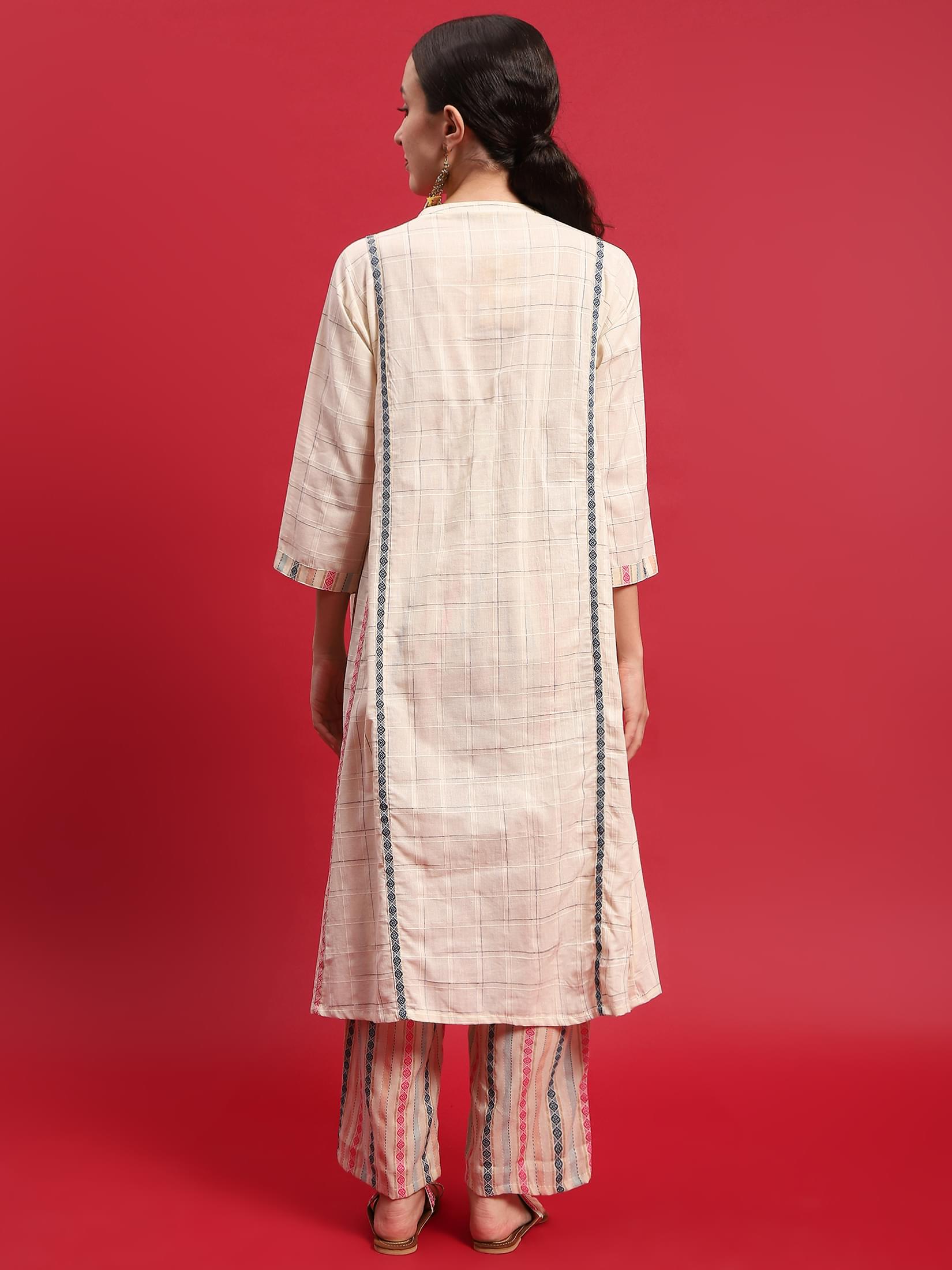 Women Cotton Off White Yarn Dyed Kurta With Comfort Pant.