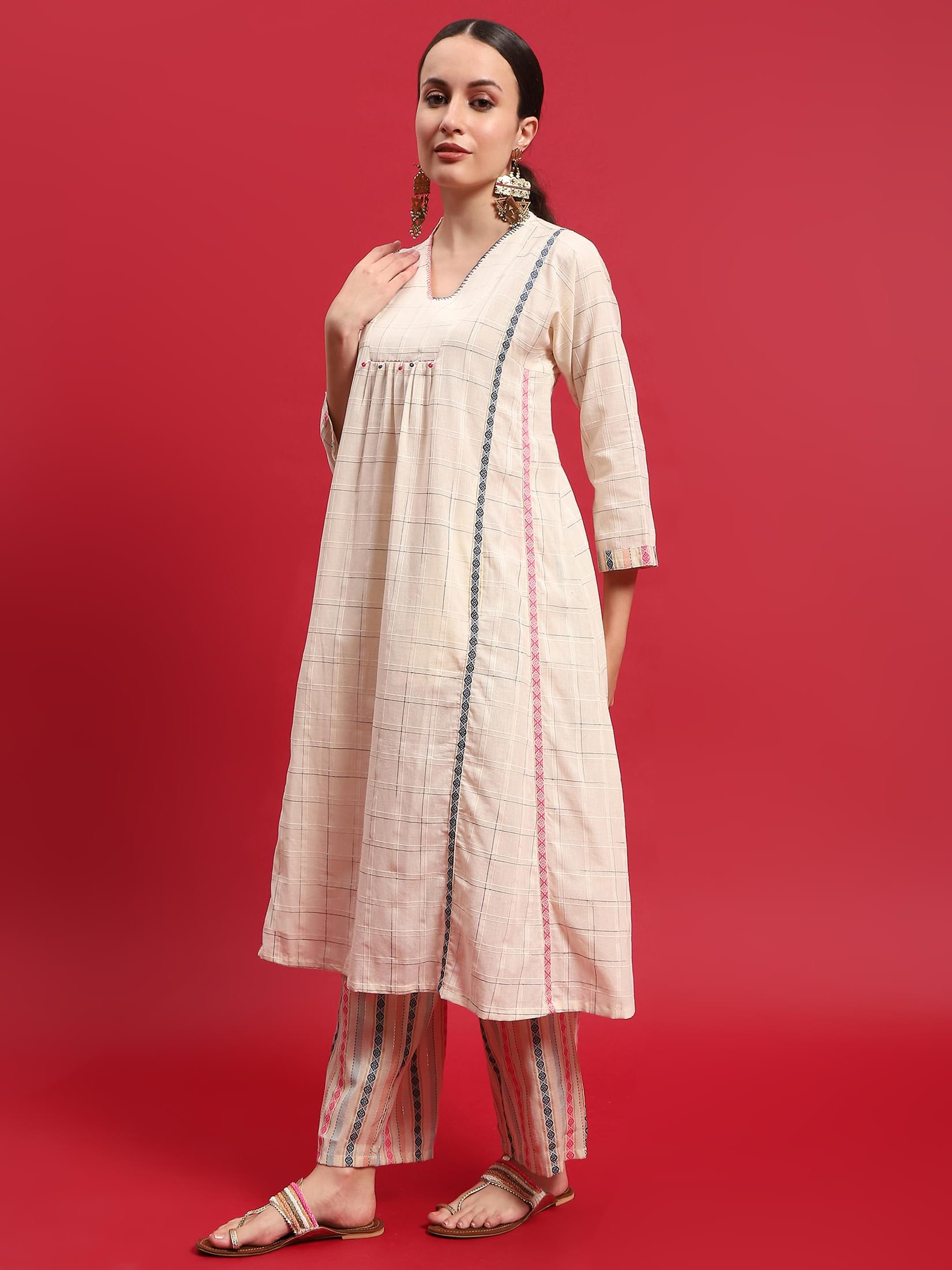 Women Cotton Off White Yarn Dyed Kurta With Comfort Pant.