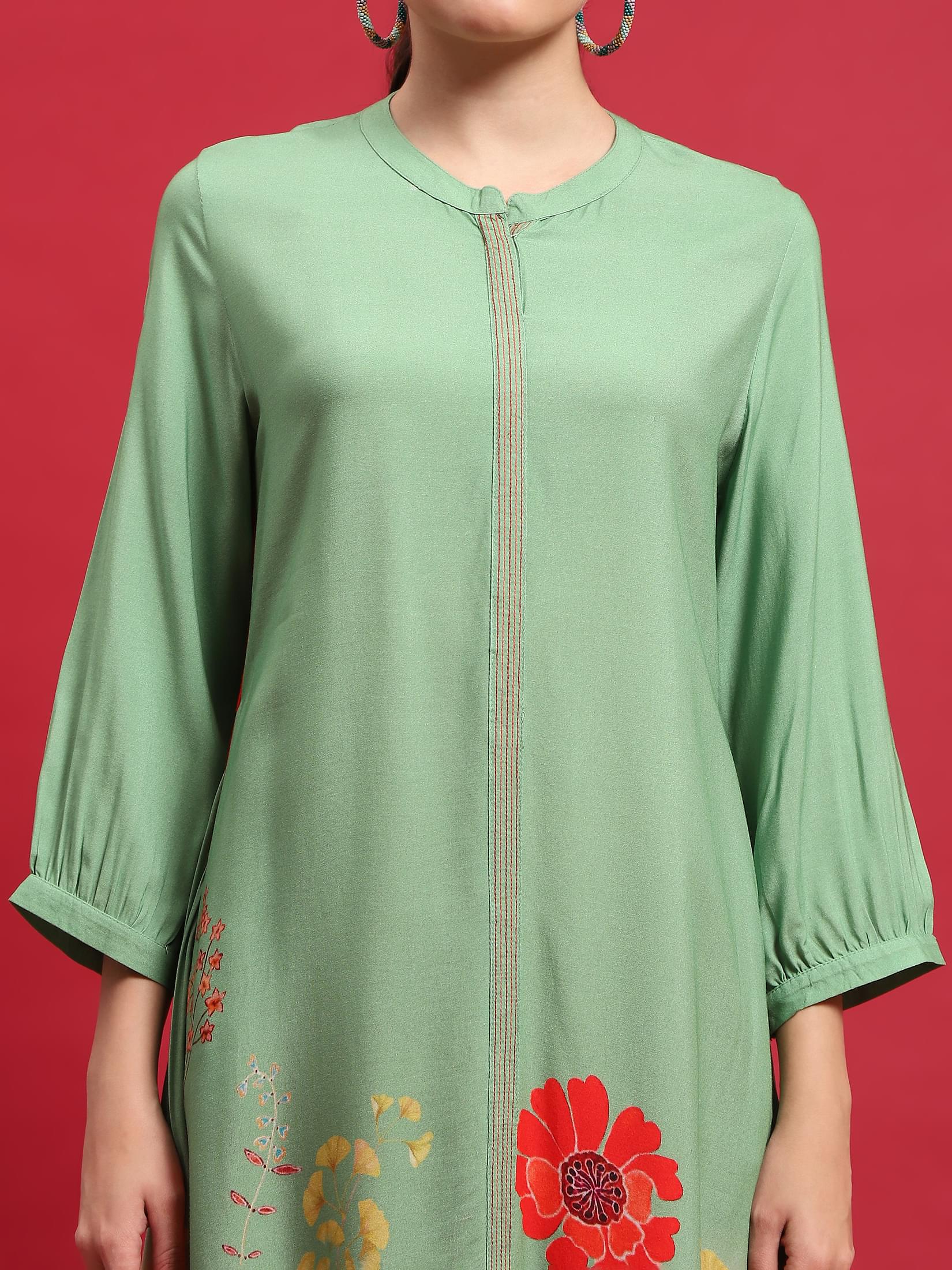 Women Liva (Rayon) Green Floral Print Dress.