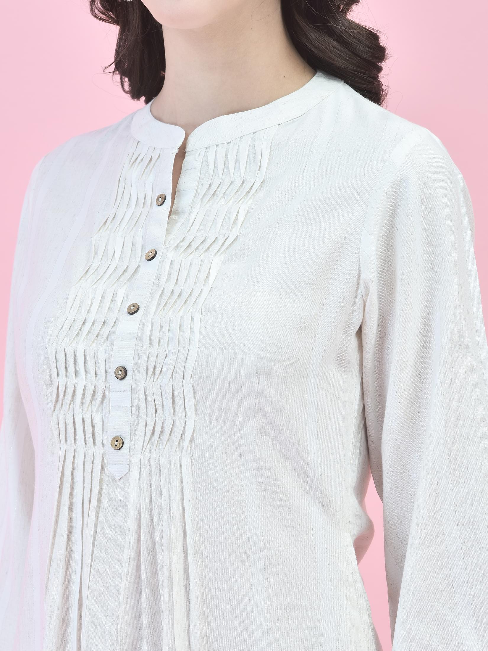 Women Viscose Off White Solid Kurta.