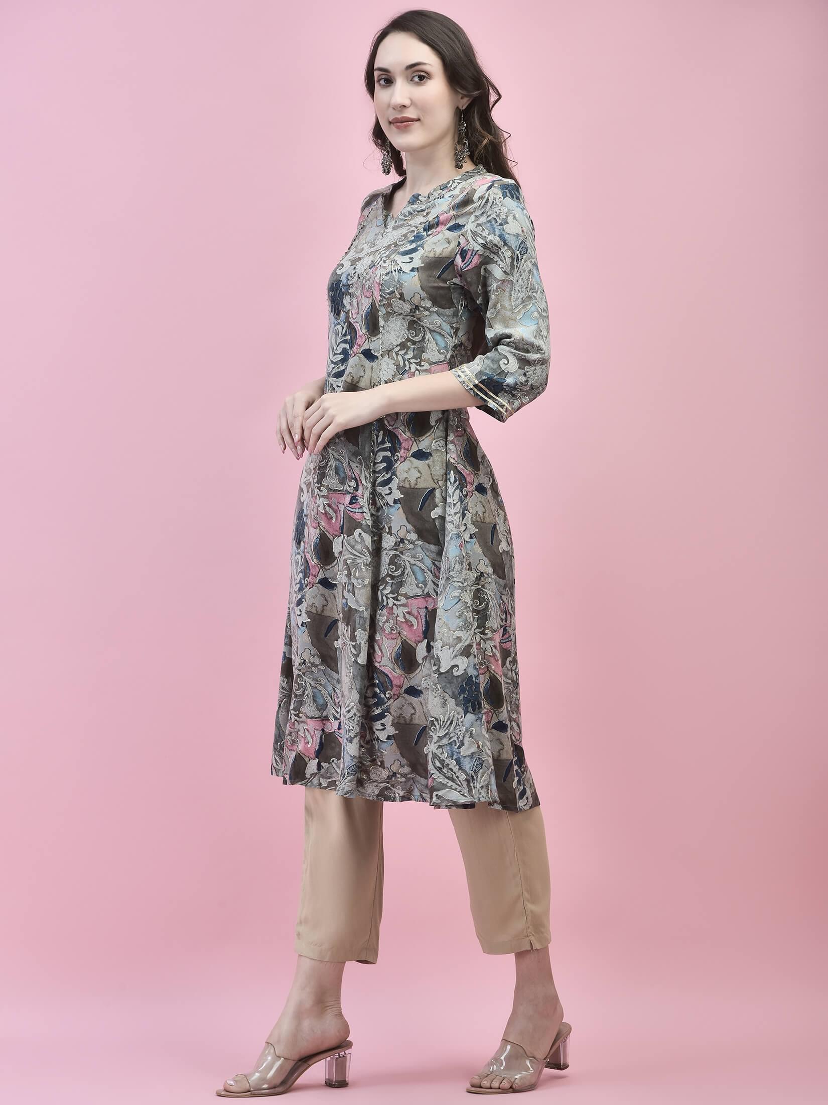 Women Liva Rayon Grey Abstract Print Kurta.