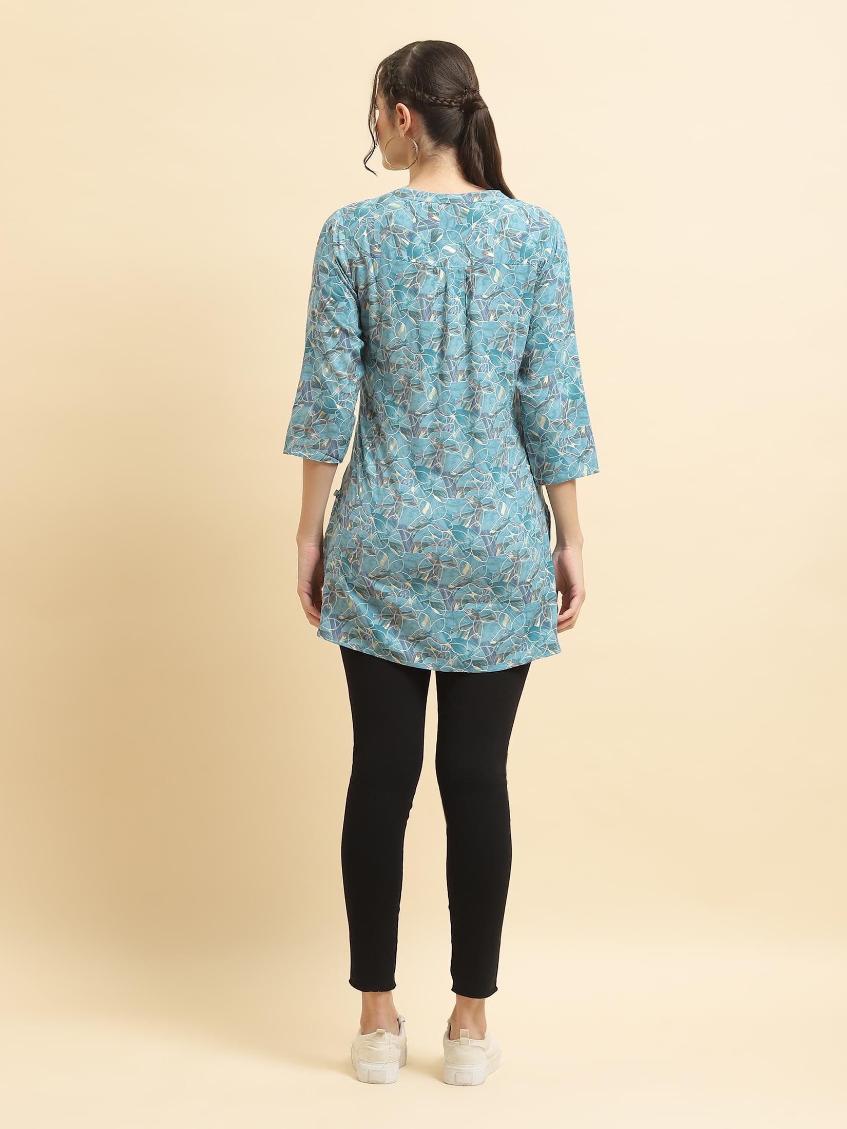 Women Liva Rayon Blue Floral Print Tunic.
