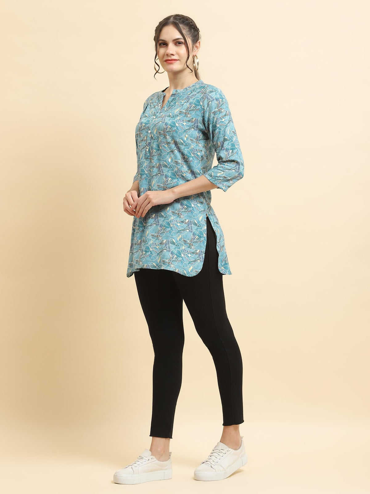Women Liva Rayon Blue Floral Print Tunic.