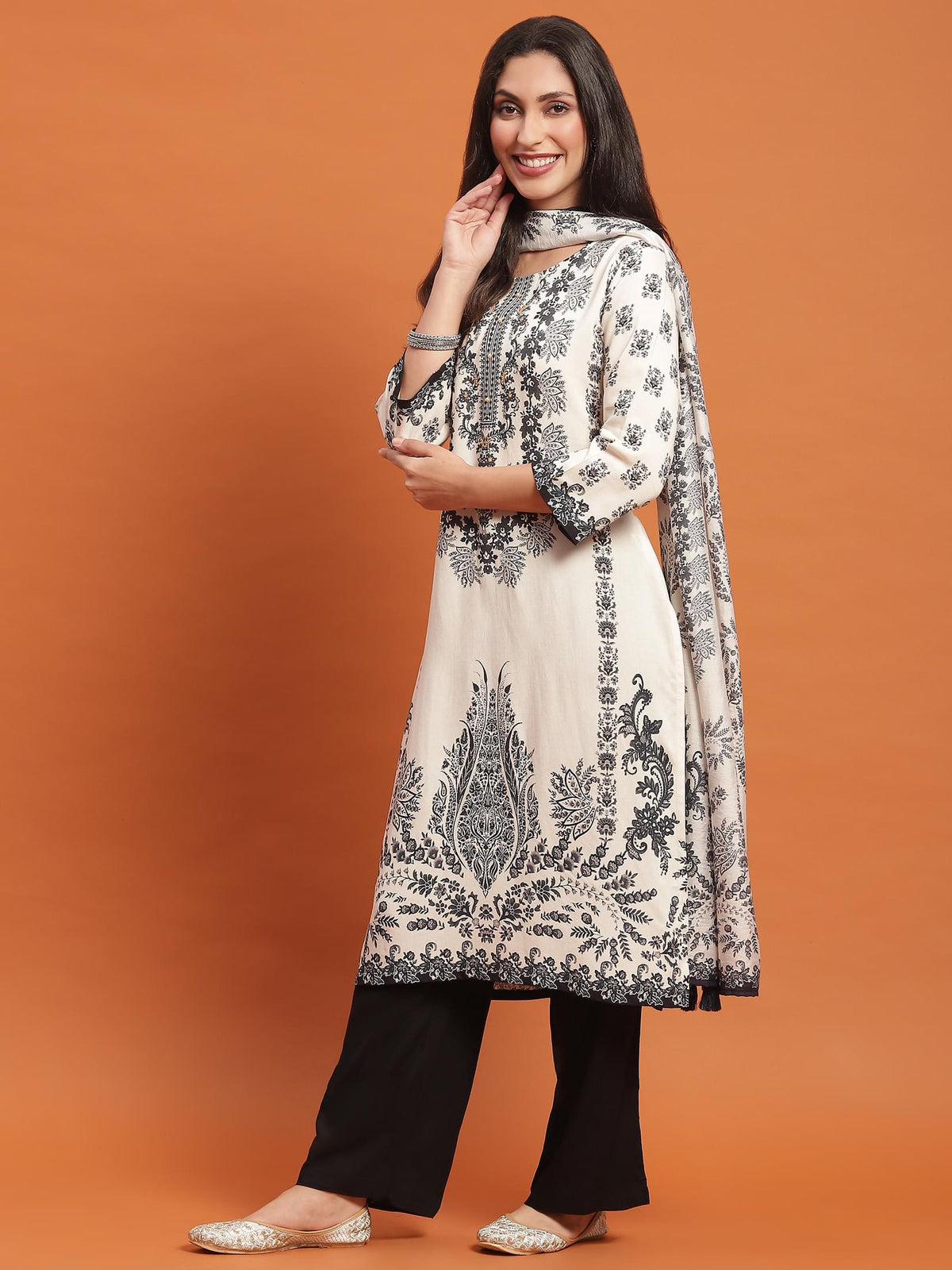 Women Black Floral Print Kurta Comfort Pant Dupatta.
