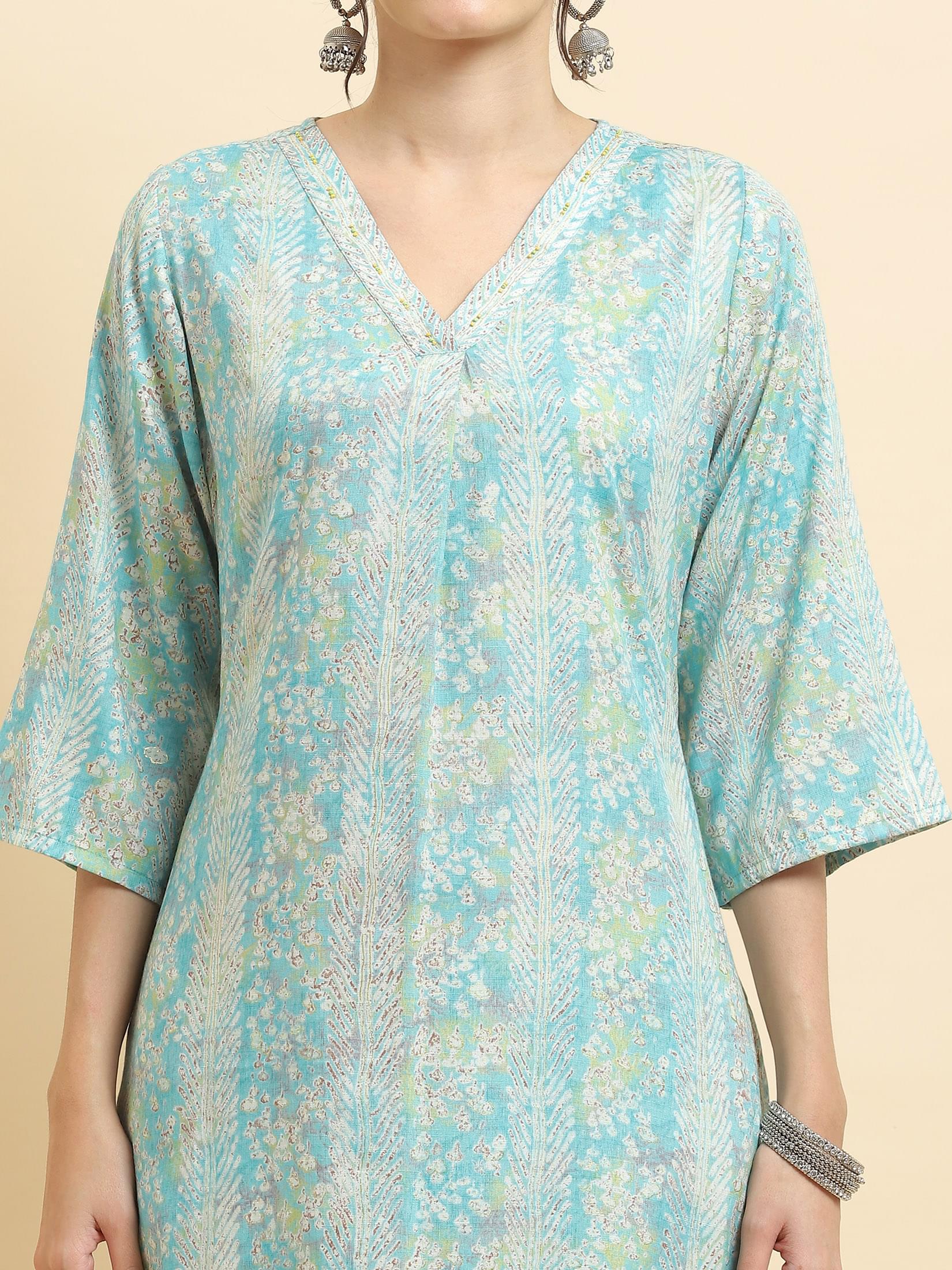 Women Liva Rayon Blue Floral Print Kurta.