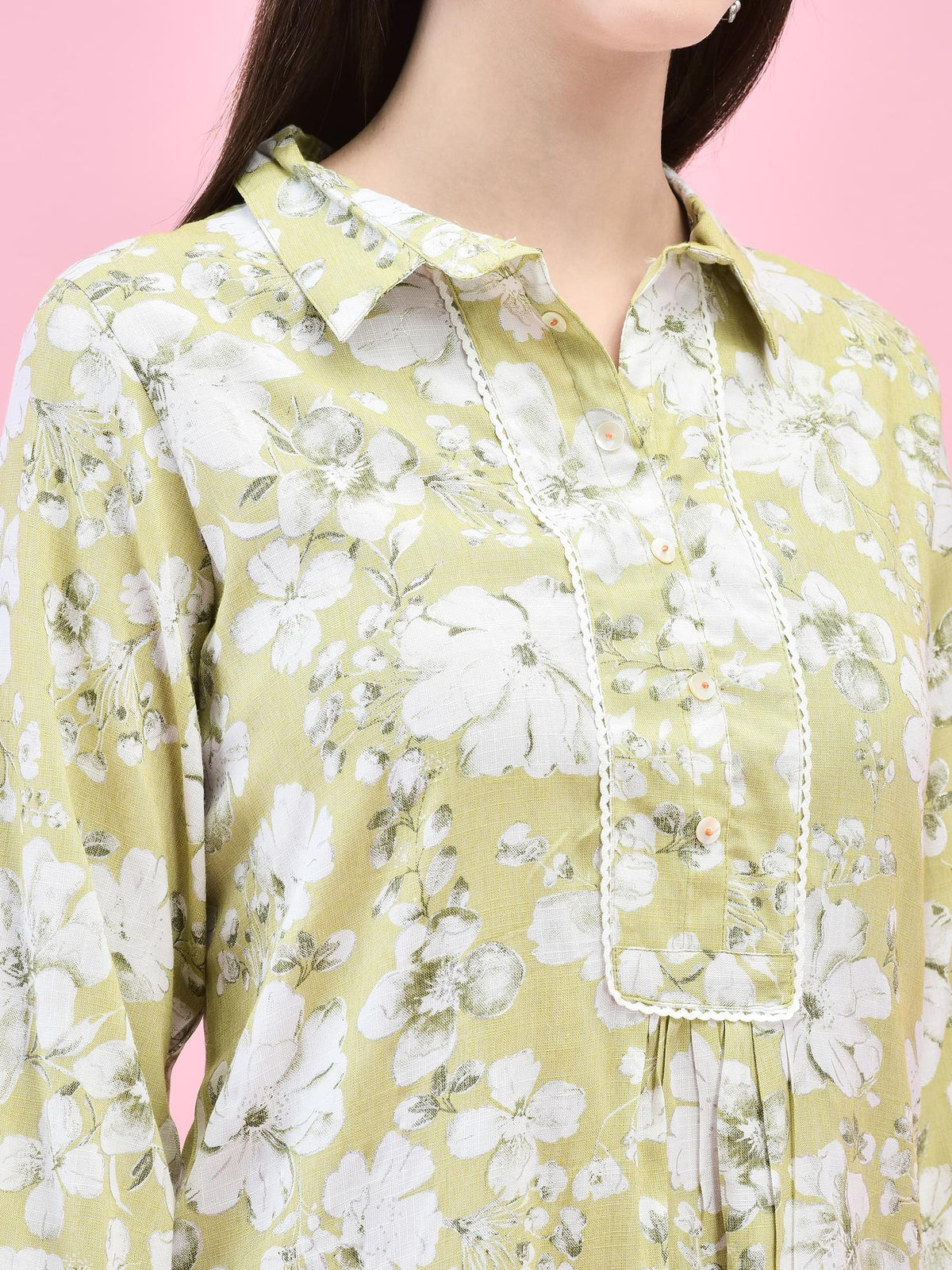 Women Liva (Rayon) Green Floral Print Tunic.