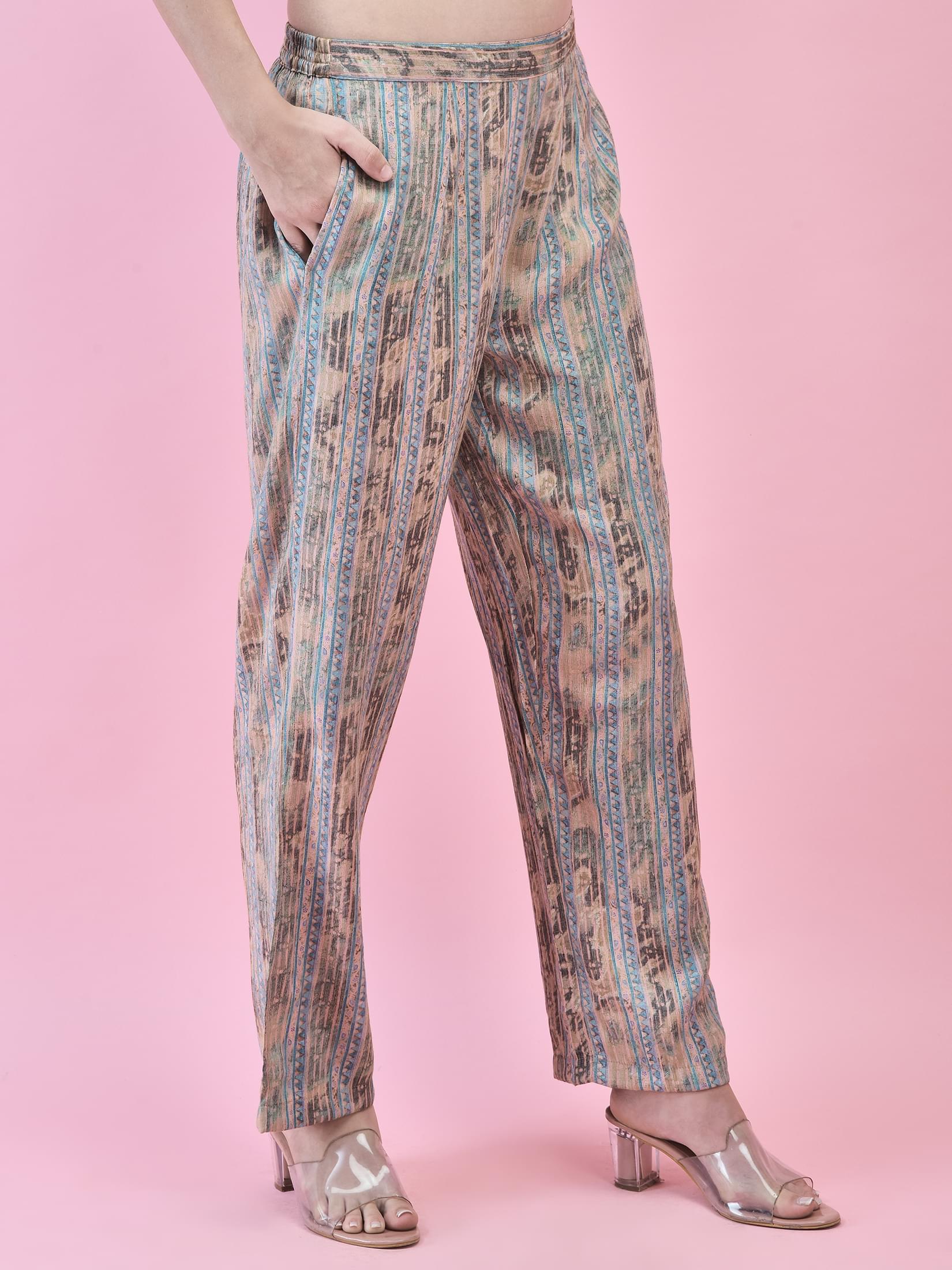 Women Liva Green Abstract Print Kurta With Comfort Pant.