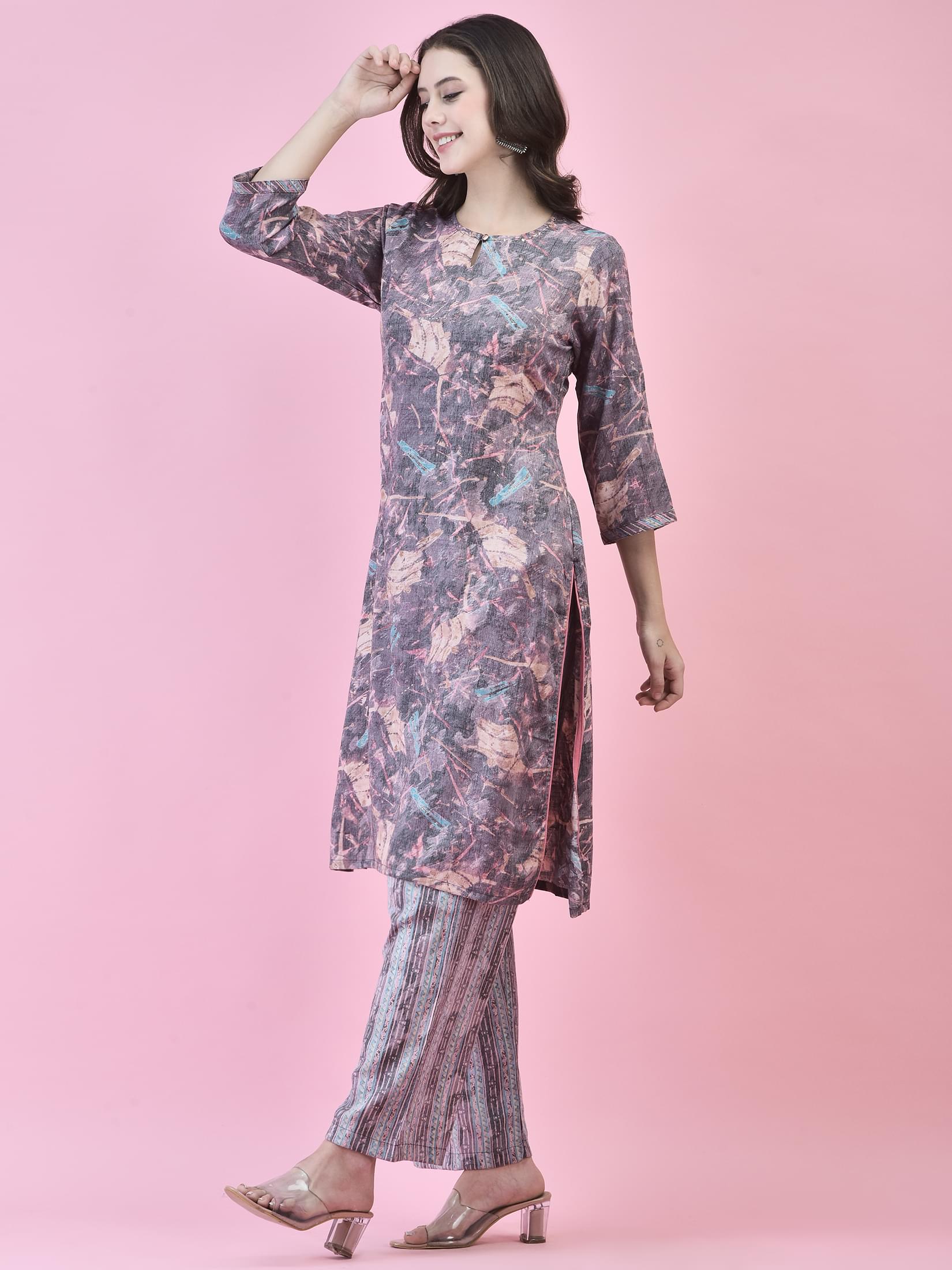 Women Liva Purple Abstract Print Kurta With Comfort Pant.
