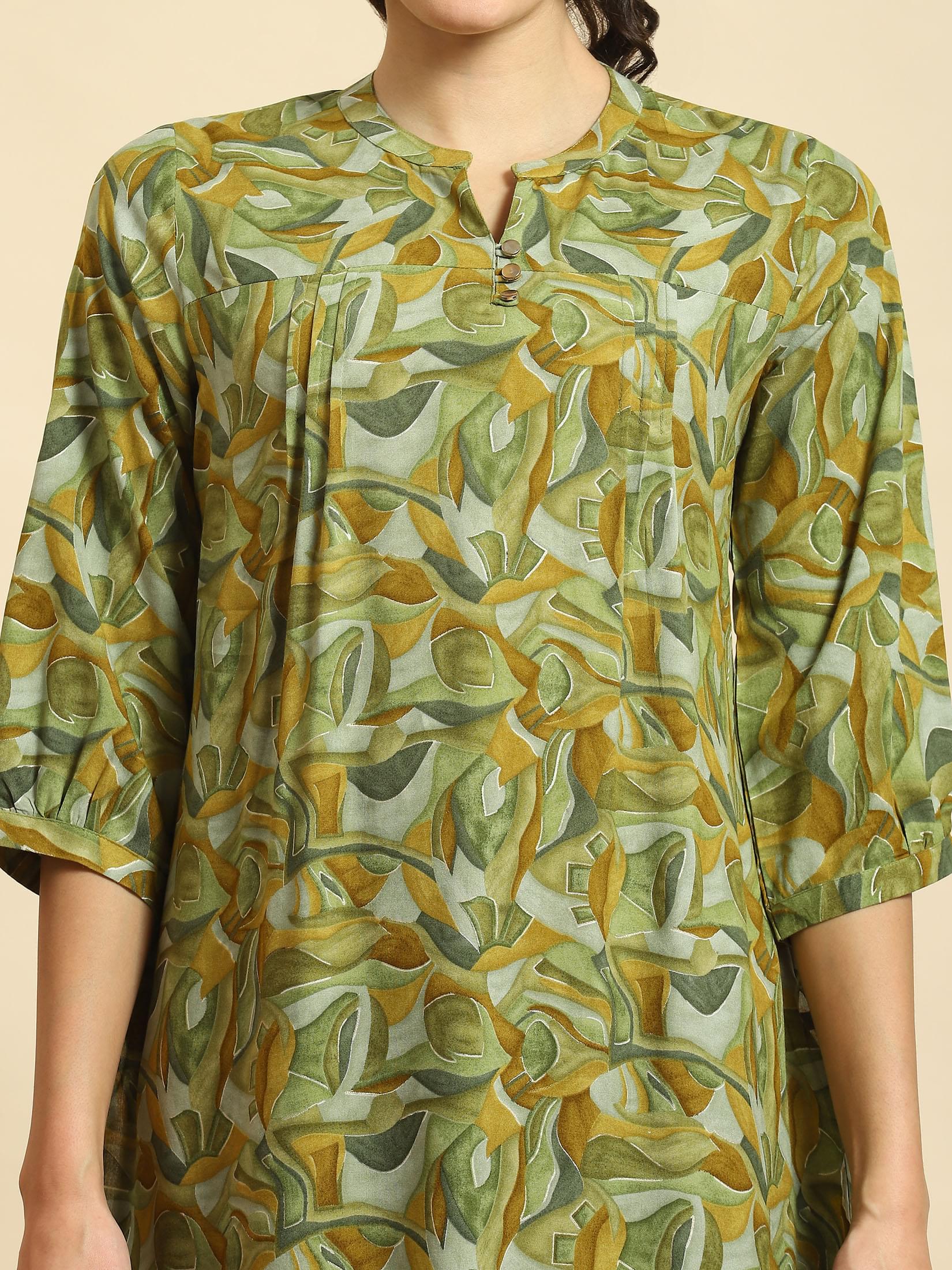 Women Green Abstract Print Tunic.