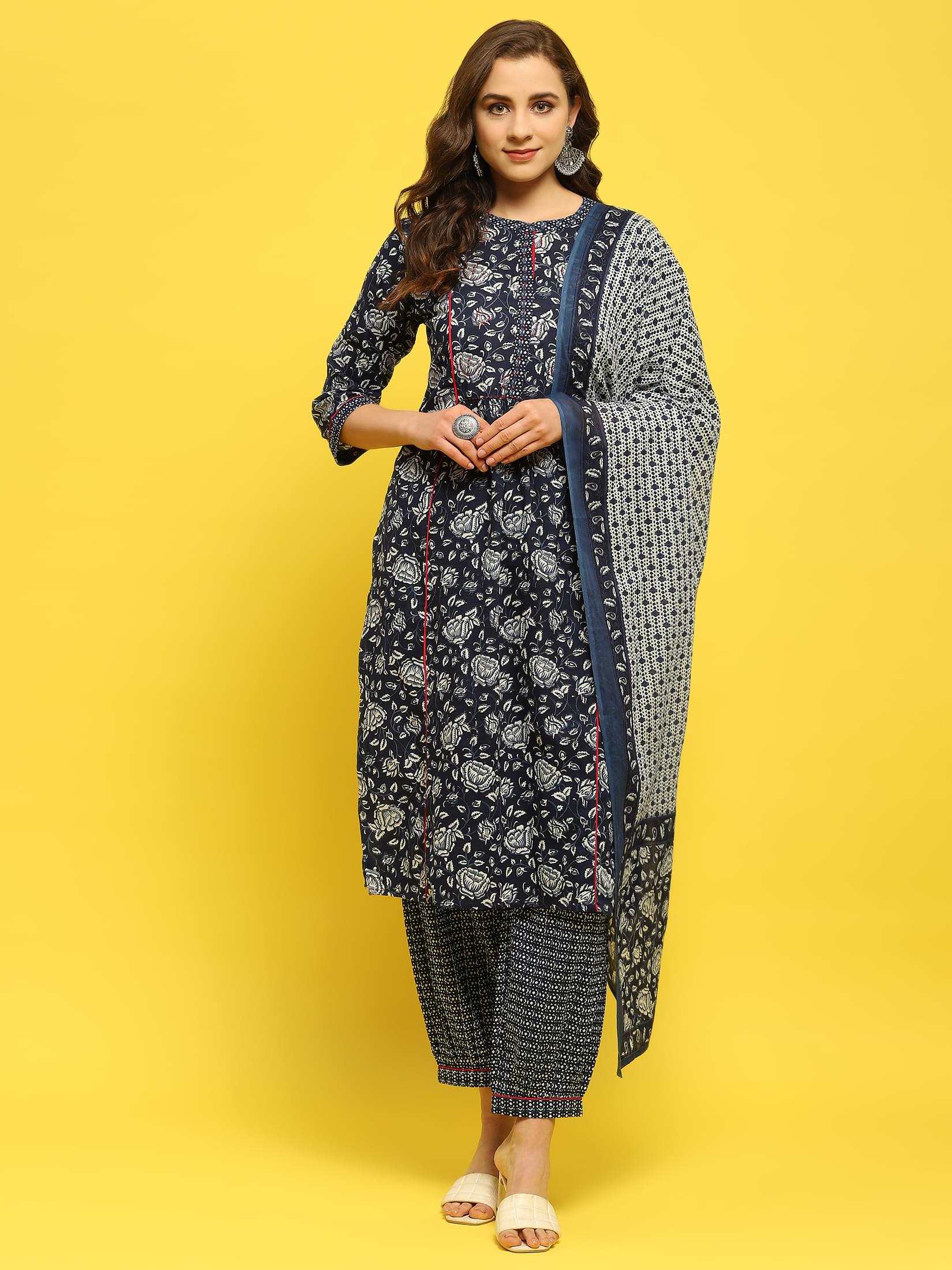 Women Cotton Indigo Floral Print Kurta Harem Pant Dupatta.