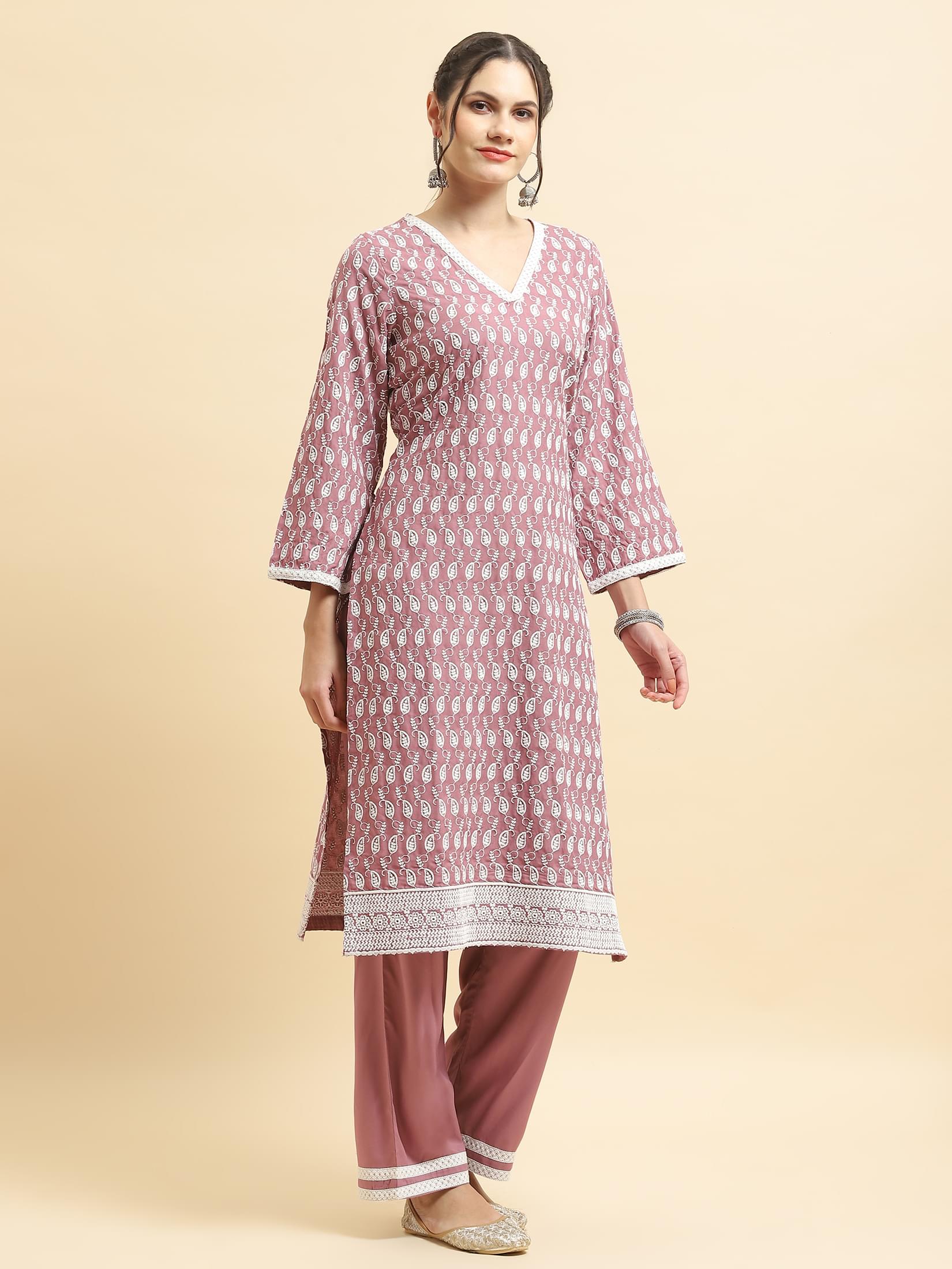 Women Liva Rayon Lilac Embroidered Kurta Comfort Pant Dupatta.