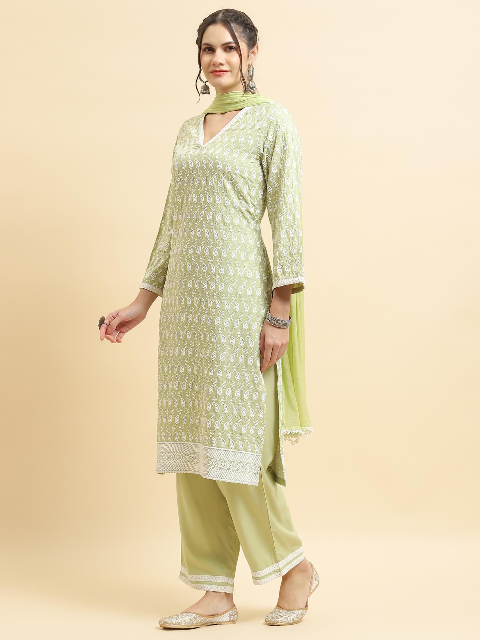 Women Liva Rayon Green Embroidered Kurta Comfort Pant Dupatta.