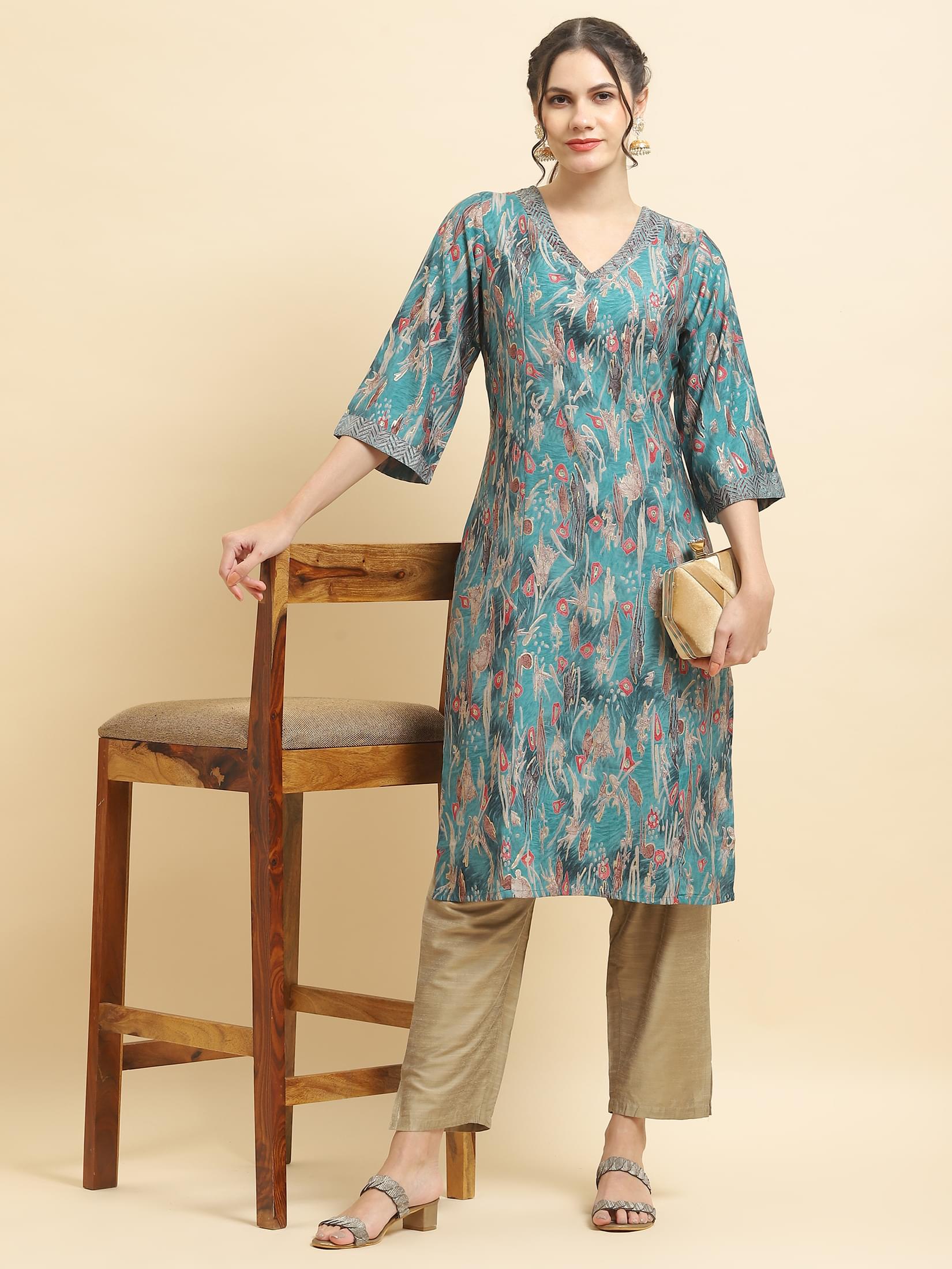 Women Viscose Teal Abstract Print Kurta.