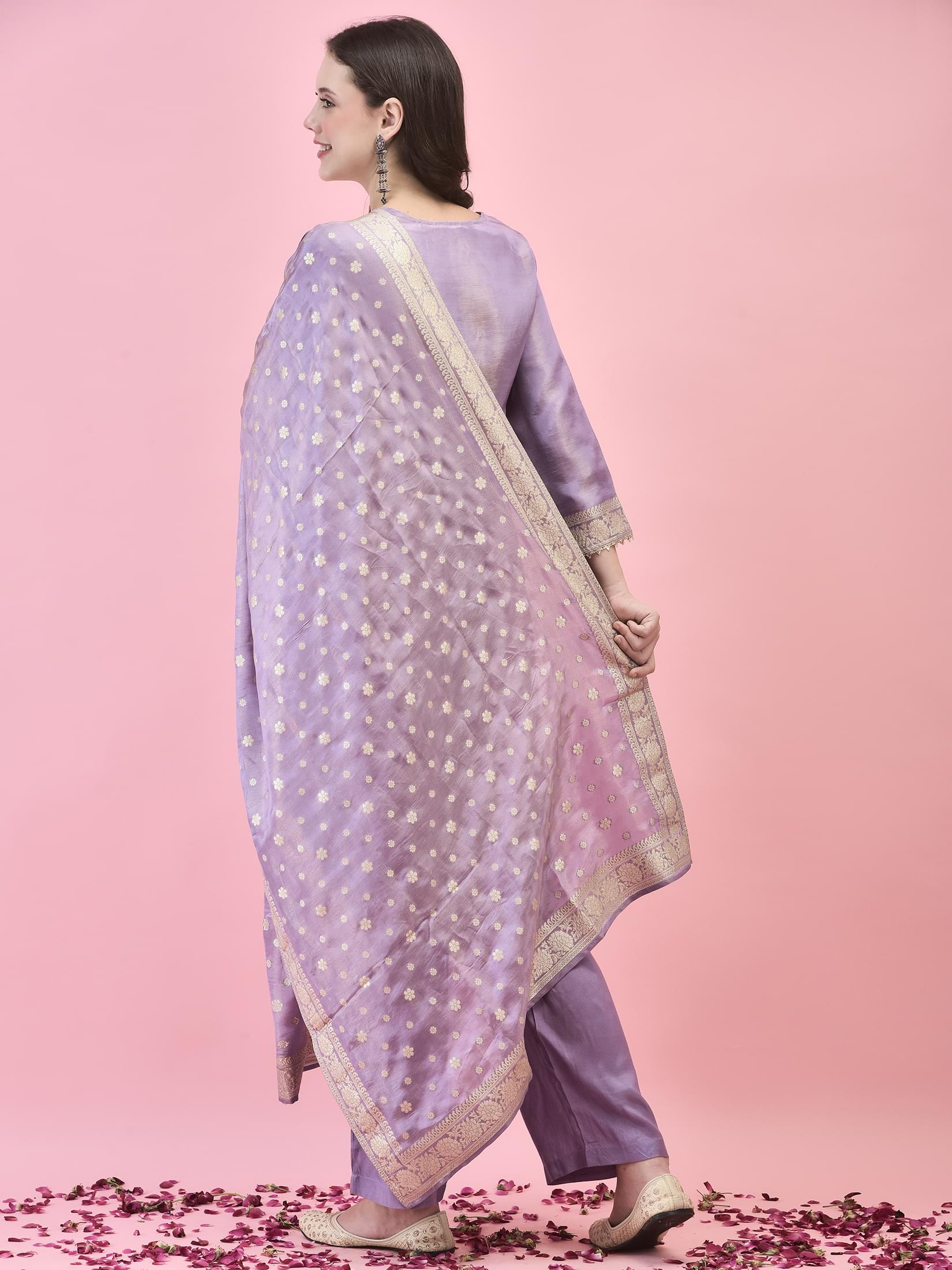 Women Silk Lilac Woven Kurta Comfort Pant Dupatta.