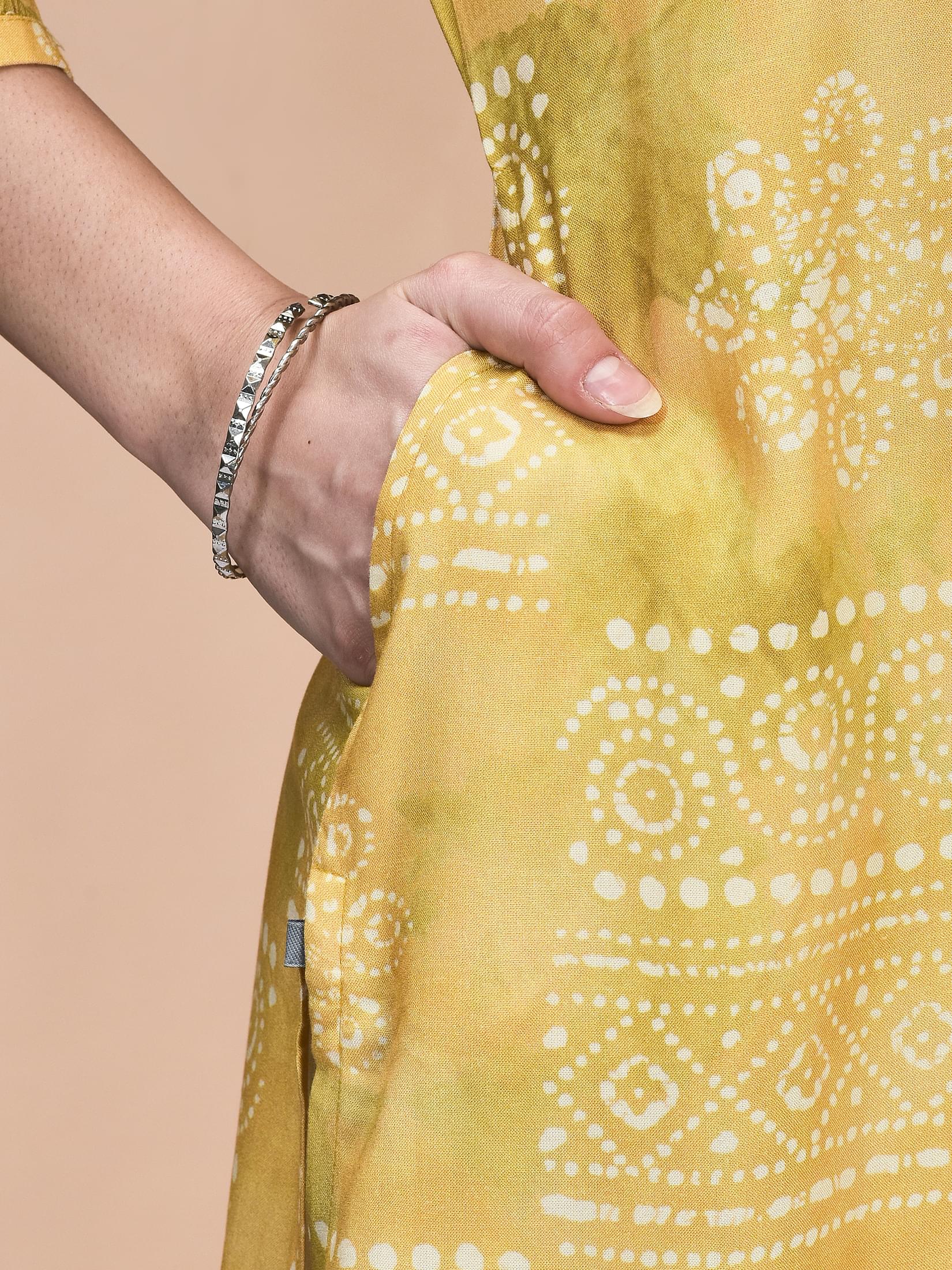 Women Liva Yellow Abstract Print Kurta.