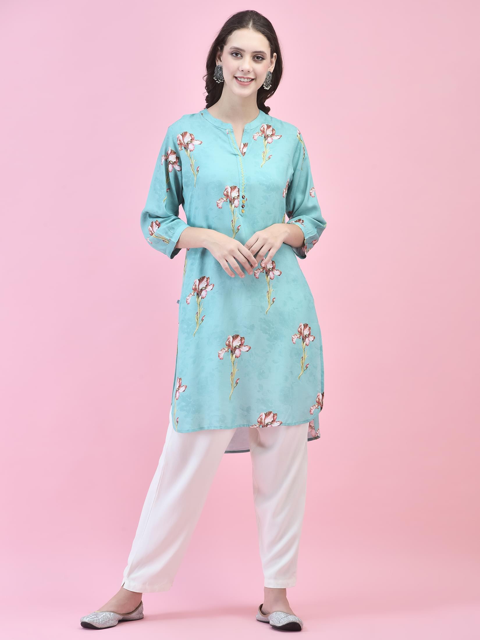 Women Liva (Rayon) Blue Floral Print Kurti.