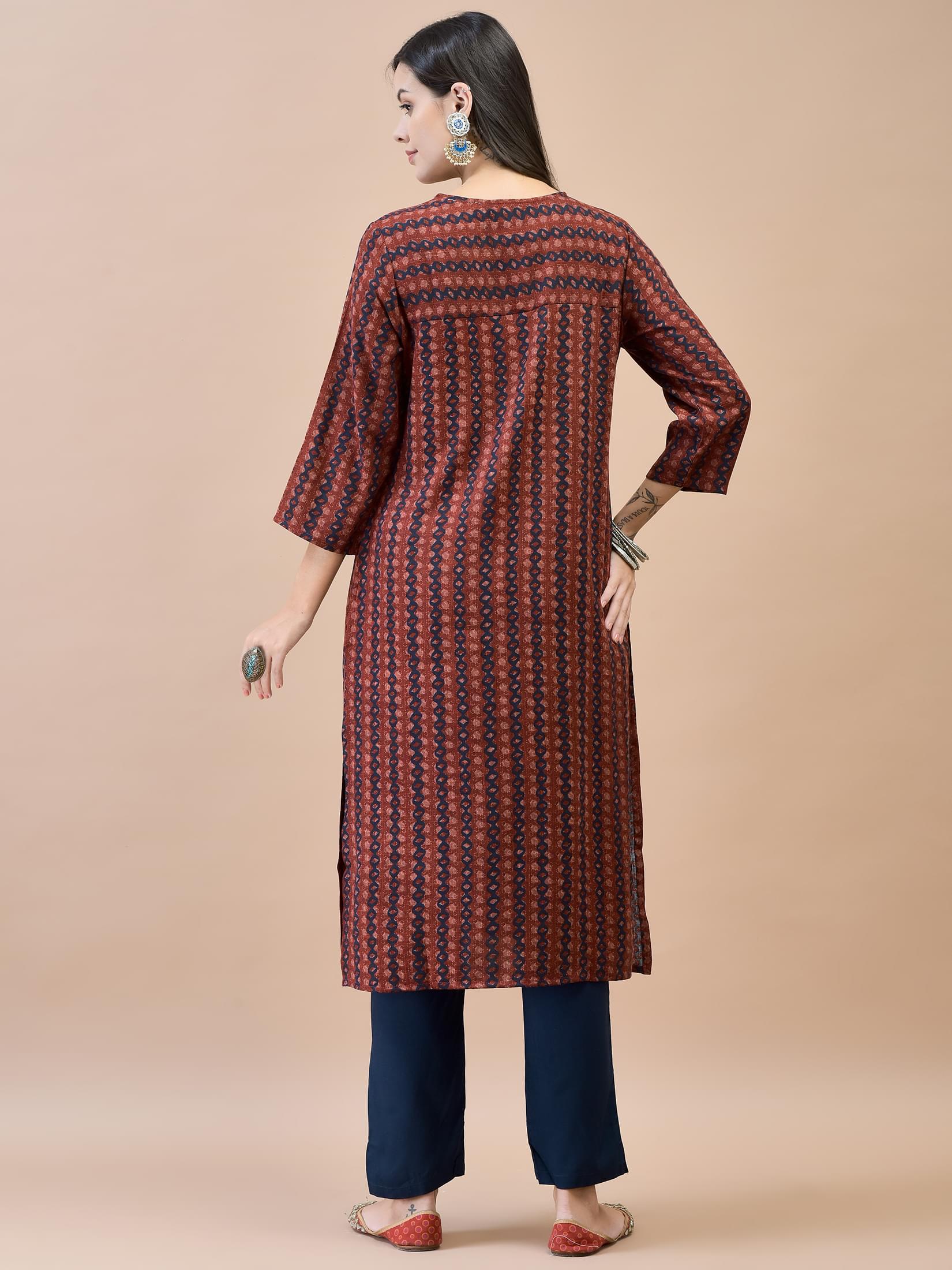 Women Liva Rayon Maroon Geometric Print Kurta.