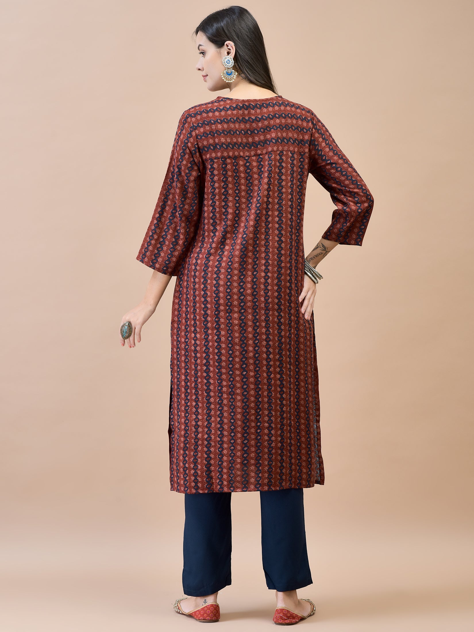 Women Liva Rayon Maroon Geometric Print Kurta