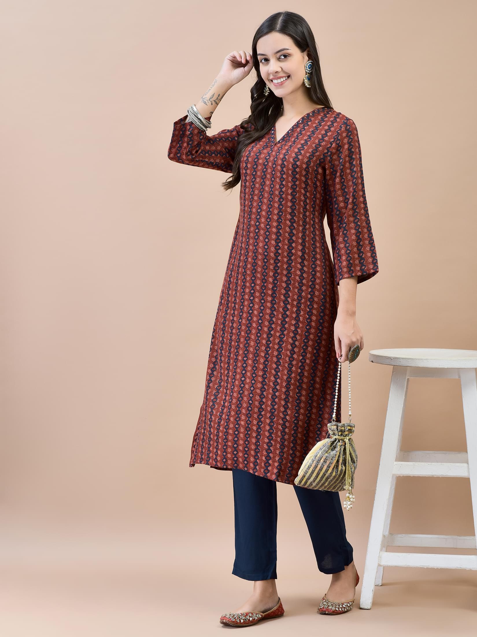 Women Liva Rayon Maroon Geometric Print Kurta.