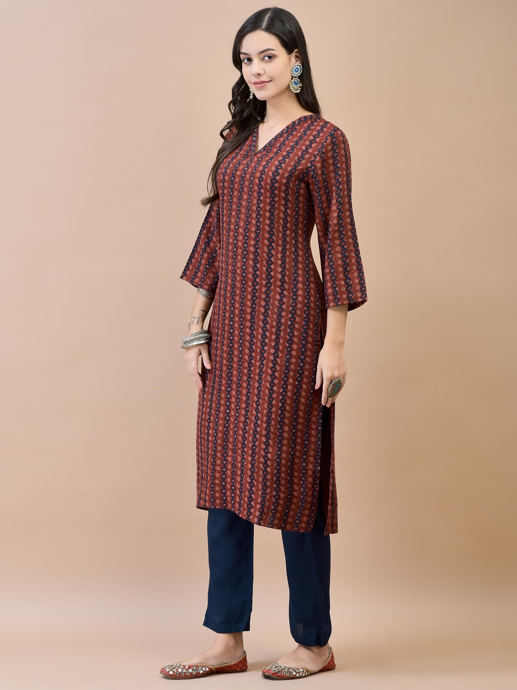 Women Liva Rayon Maroon Geometric Print Kurta.