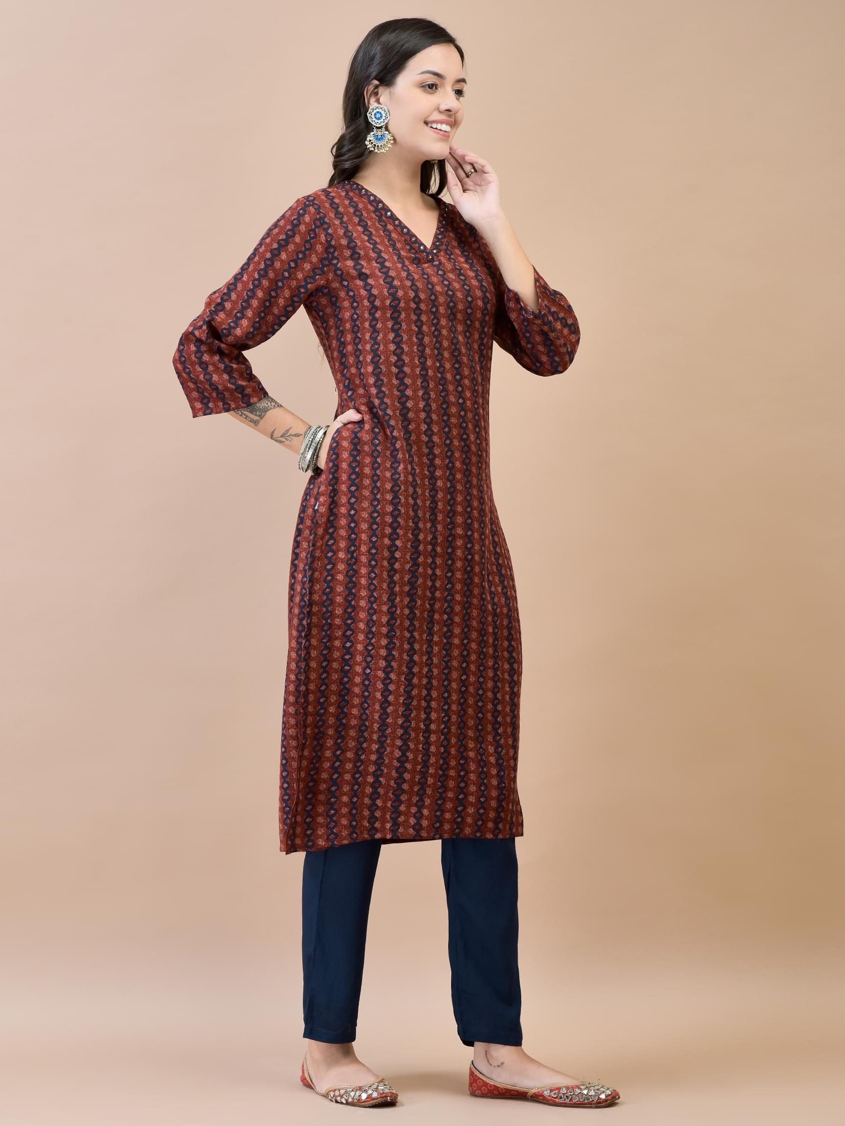 Women Liva Rayon Maroon Geometric Print Kurta.