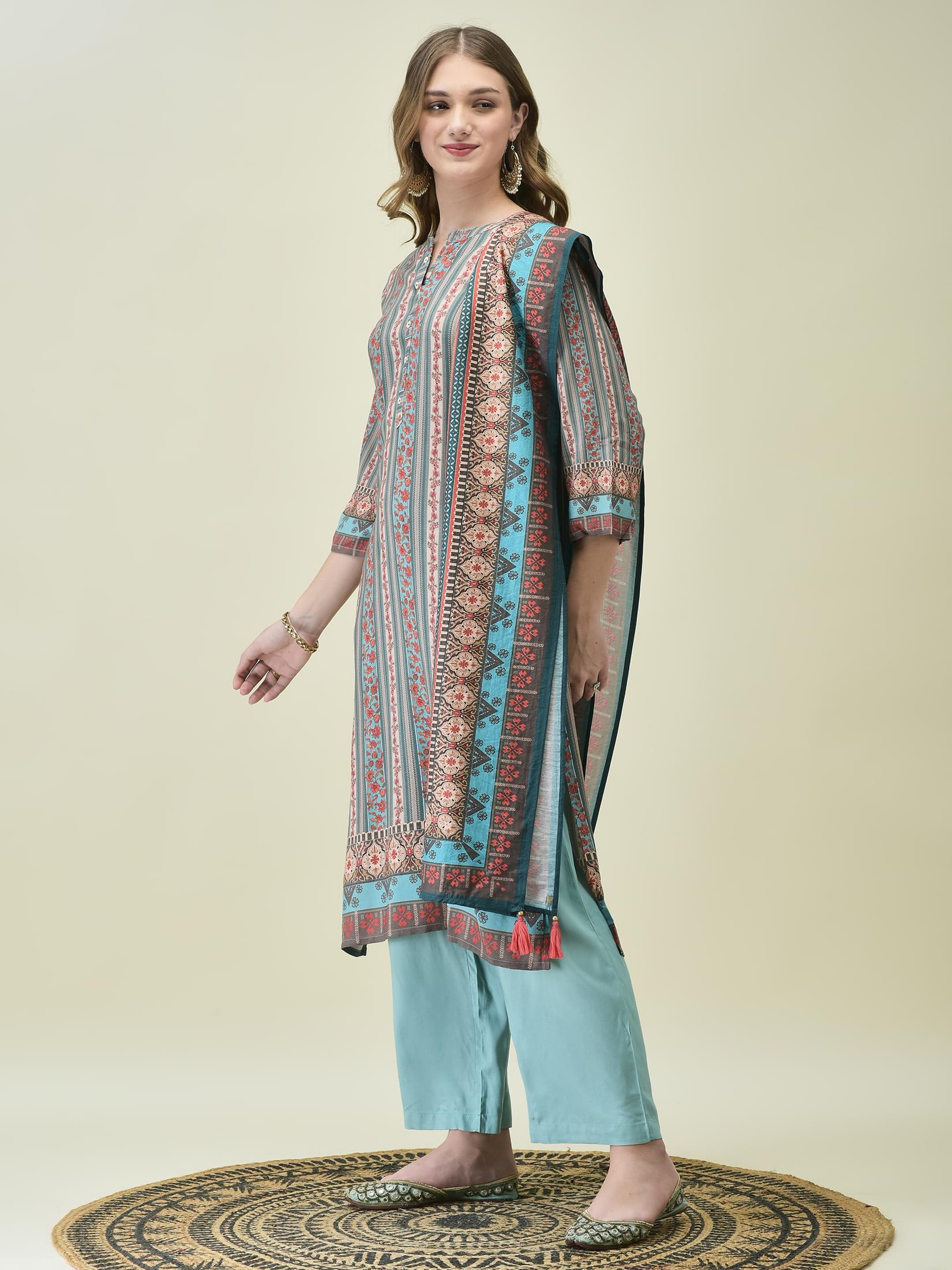 Women Liva Rayon Blue Floral Print Kurta Comfort Pant Dupatta.