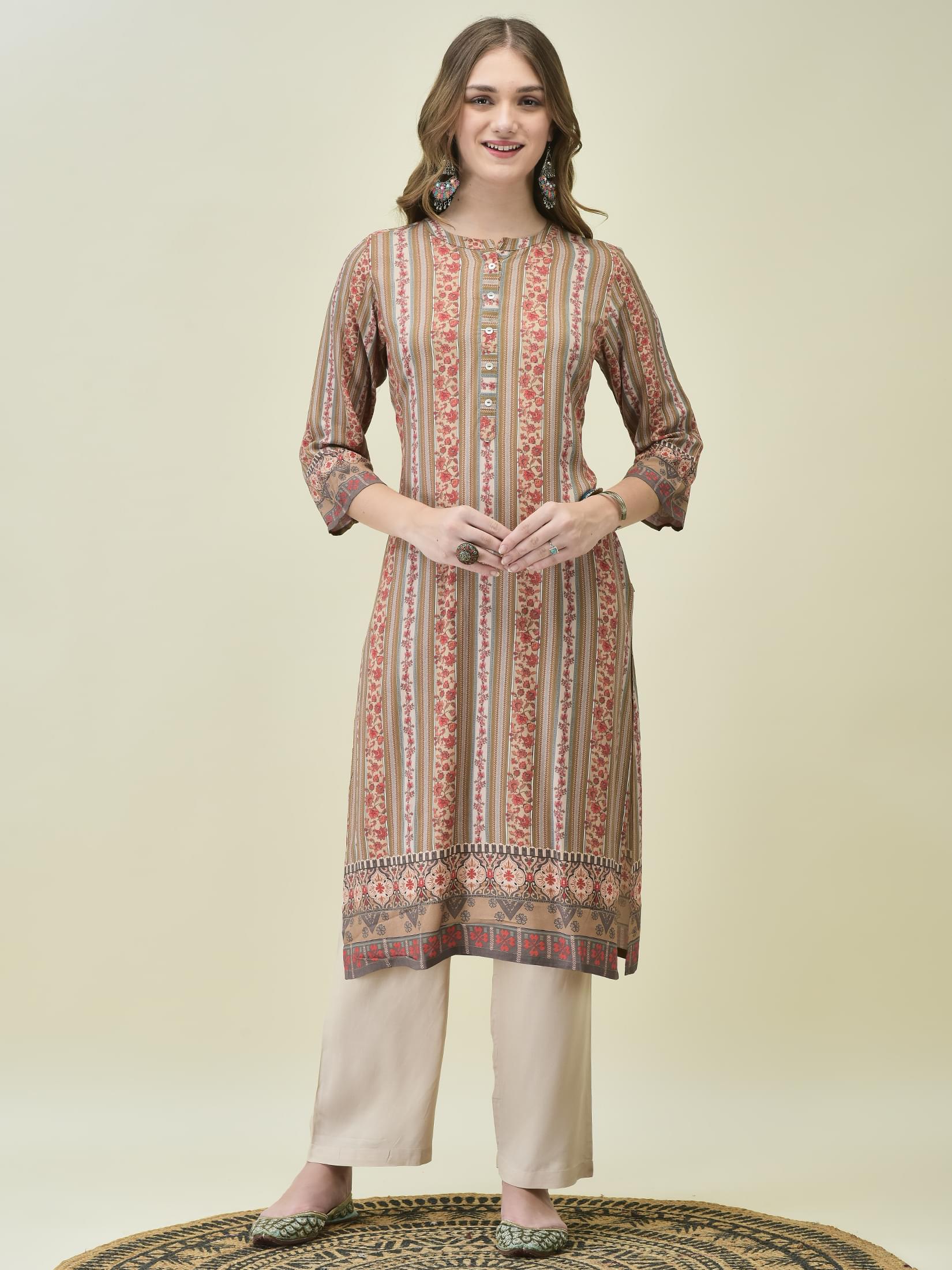 Women Liva Rayon Off White Floral Print Kurta Comfort Pant Dupatta.