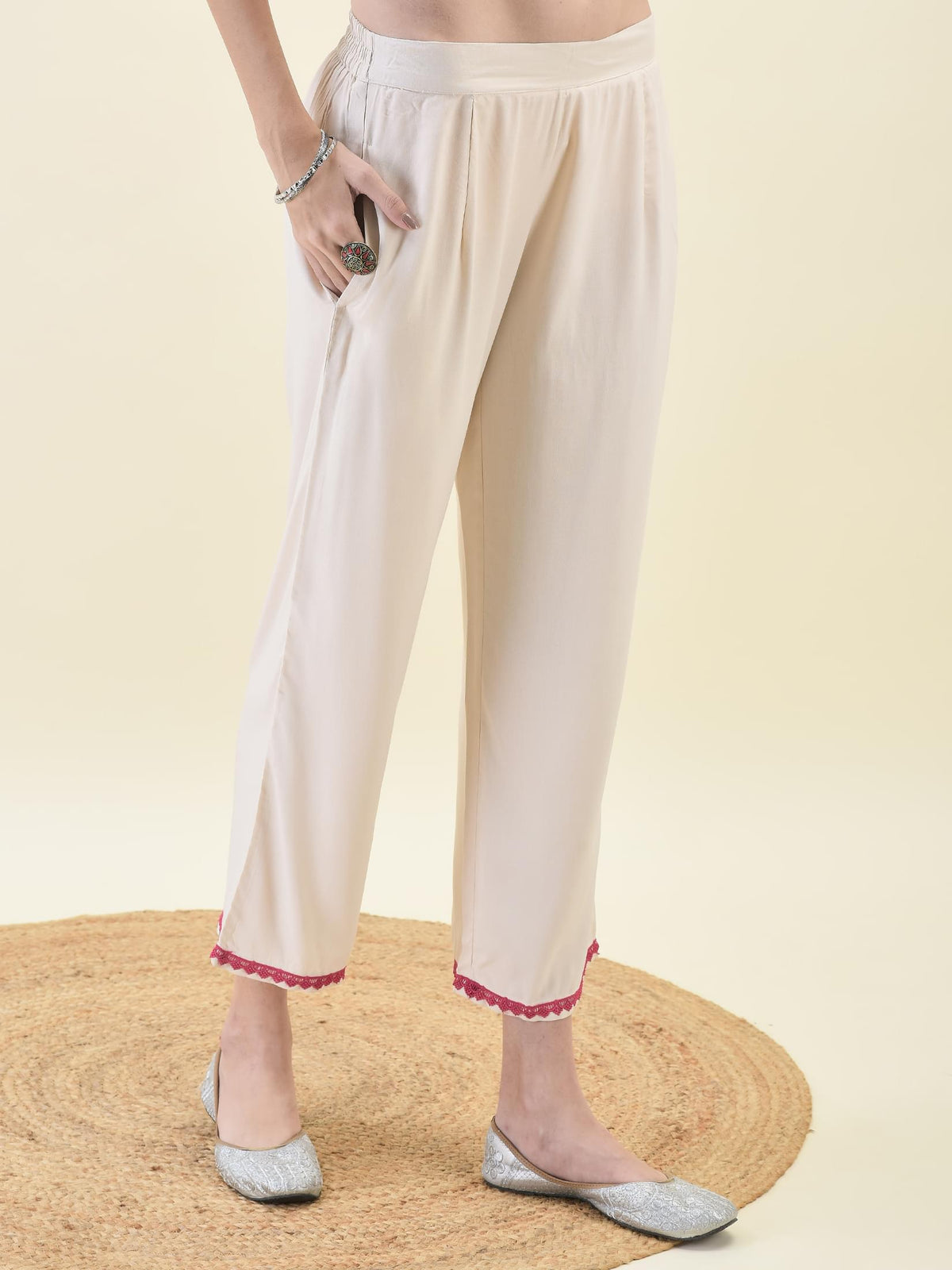 Women Liva Rayon Off White Ikat Print Kurta Comfort Pant Dupatta.