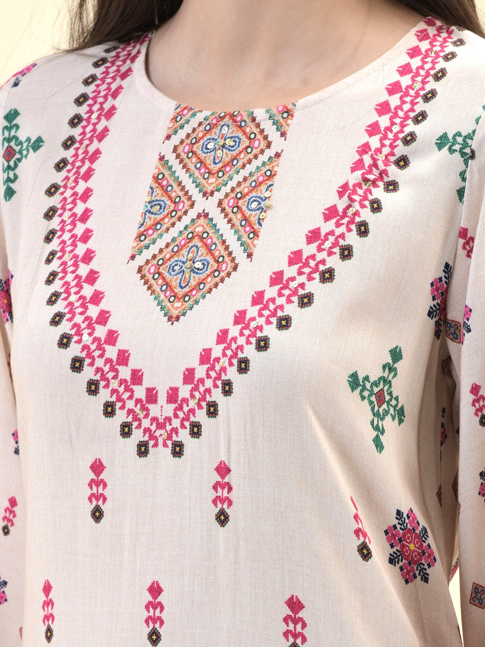 12431MPOFFWHITE_closer