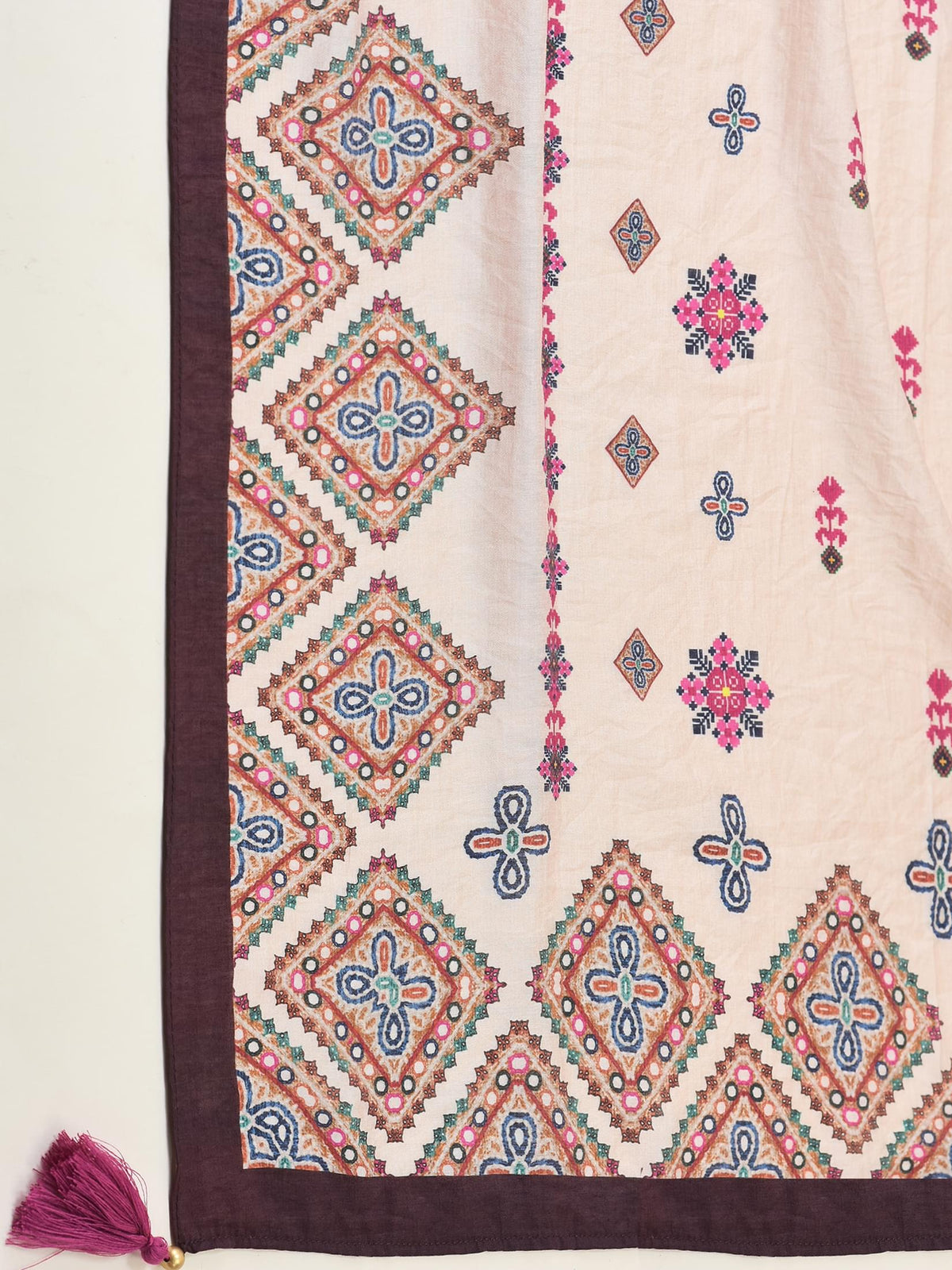Women Liva Rayon Off White Ikat Print Kurta Comfort Pant Dupatta.