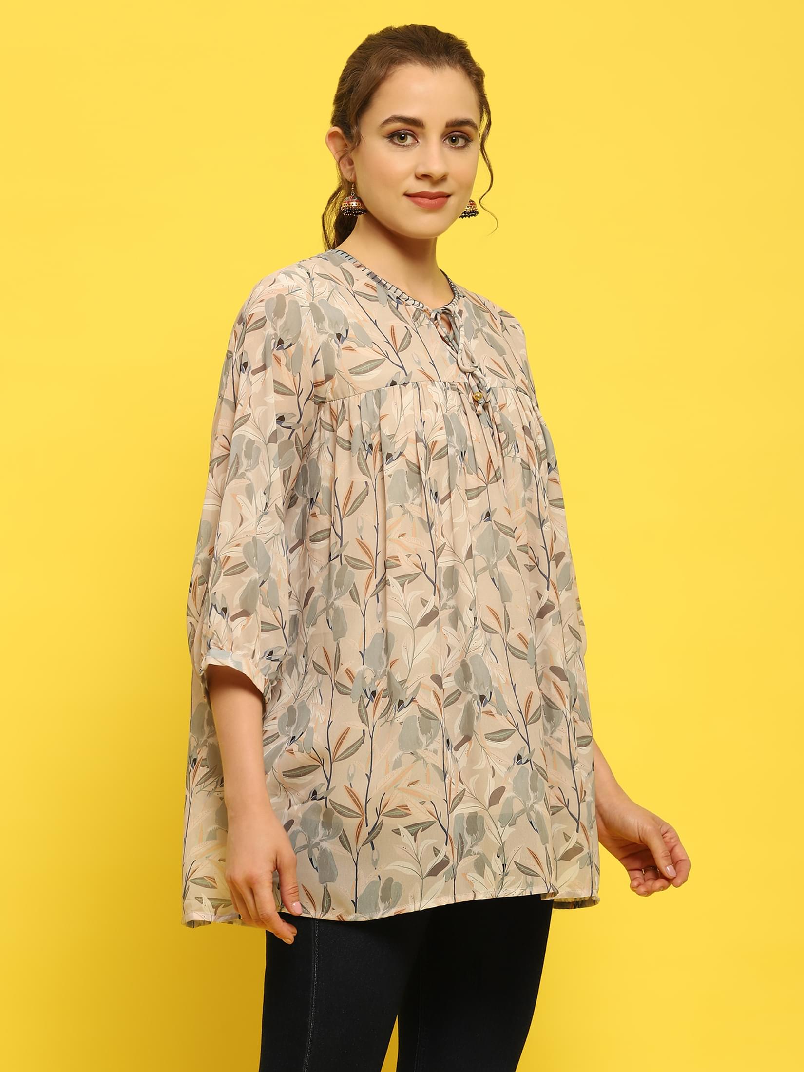 Women Georgette Grey Tropical Print Tunic.