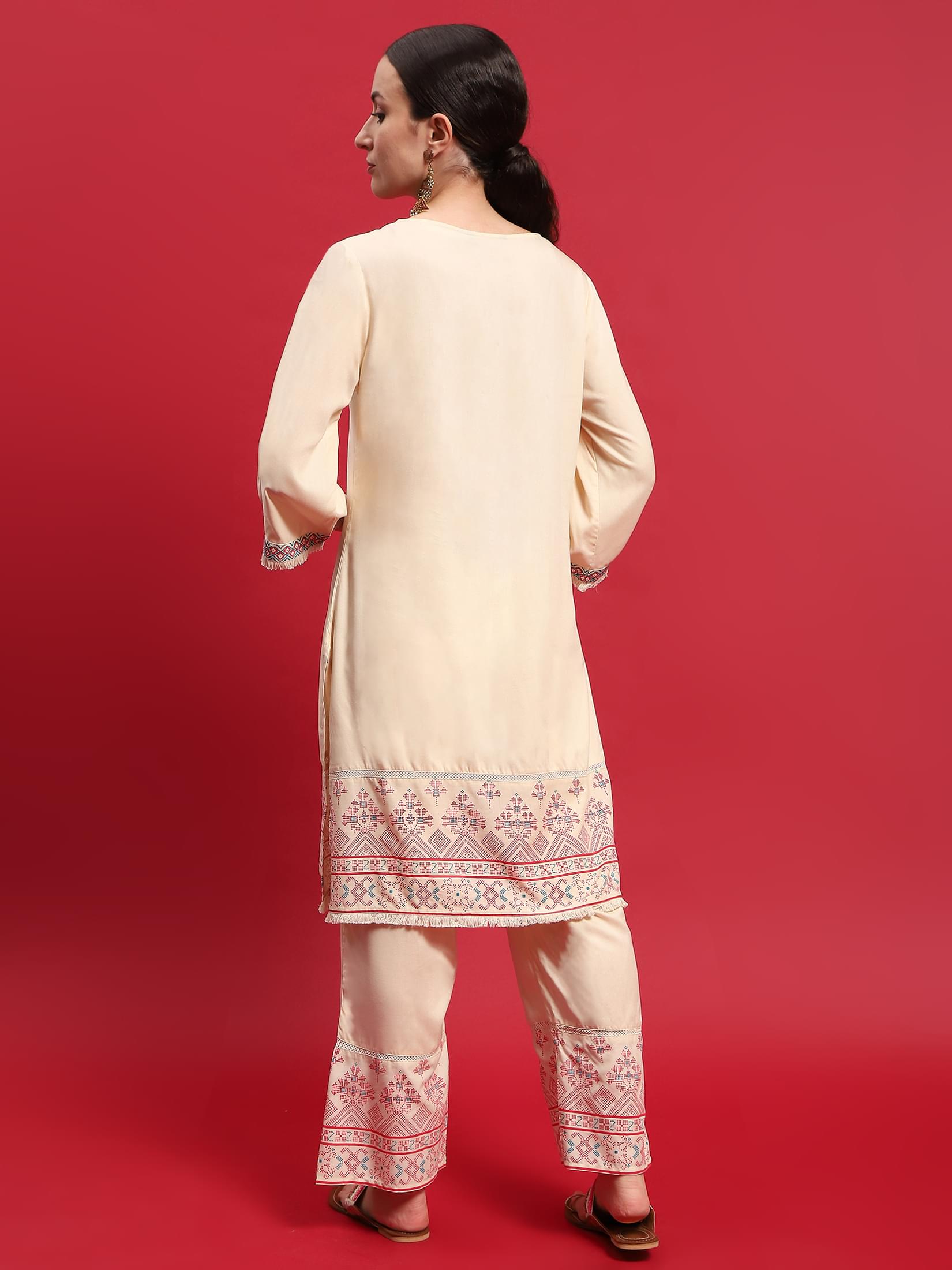 Women Liva Rayon Beige Solid Kurta With Comfort Pant.