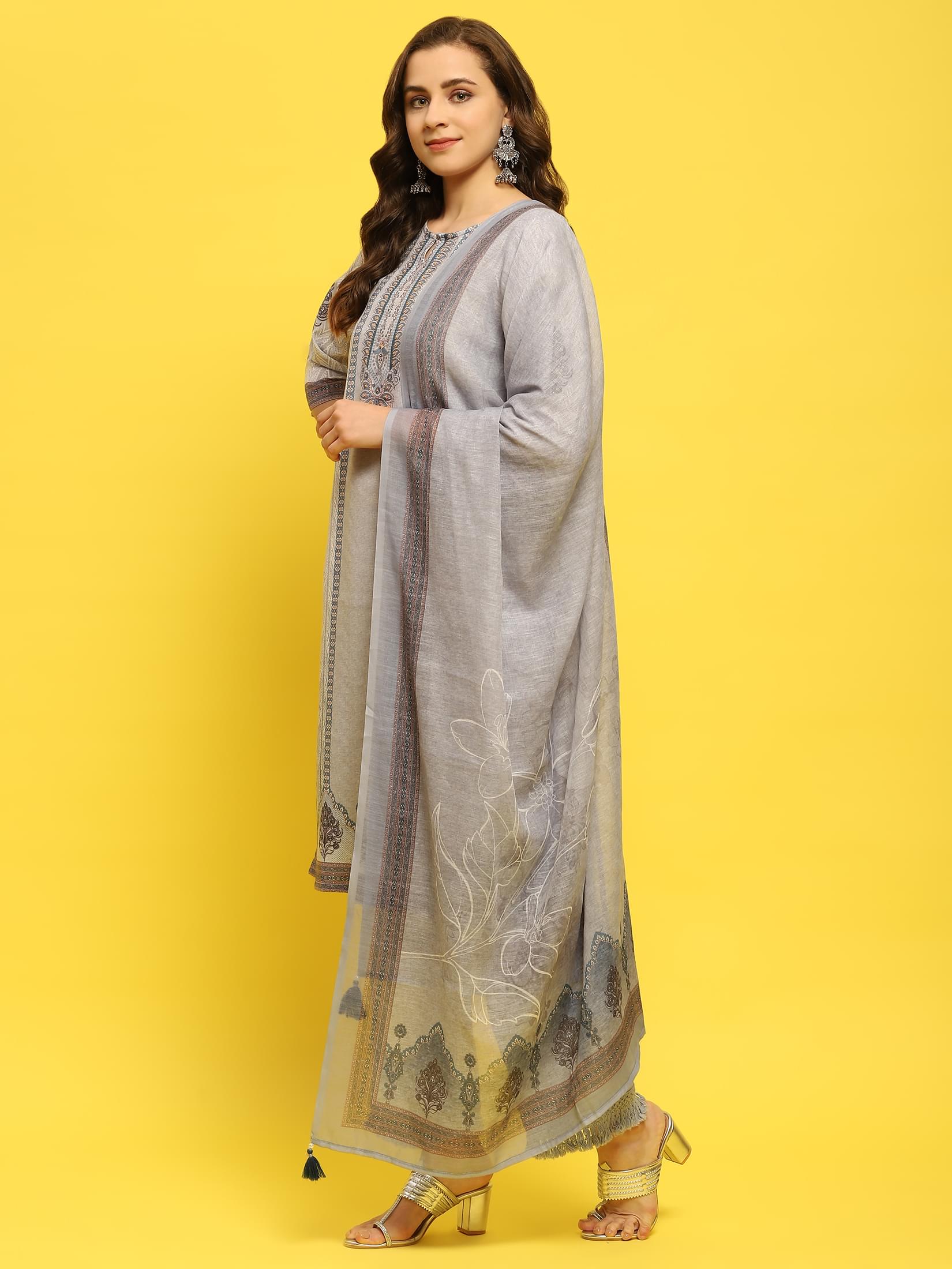 Women Cotton Grey Ornamental Print Kurta Comfort Pant Dupatta.
