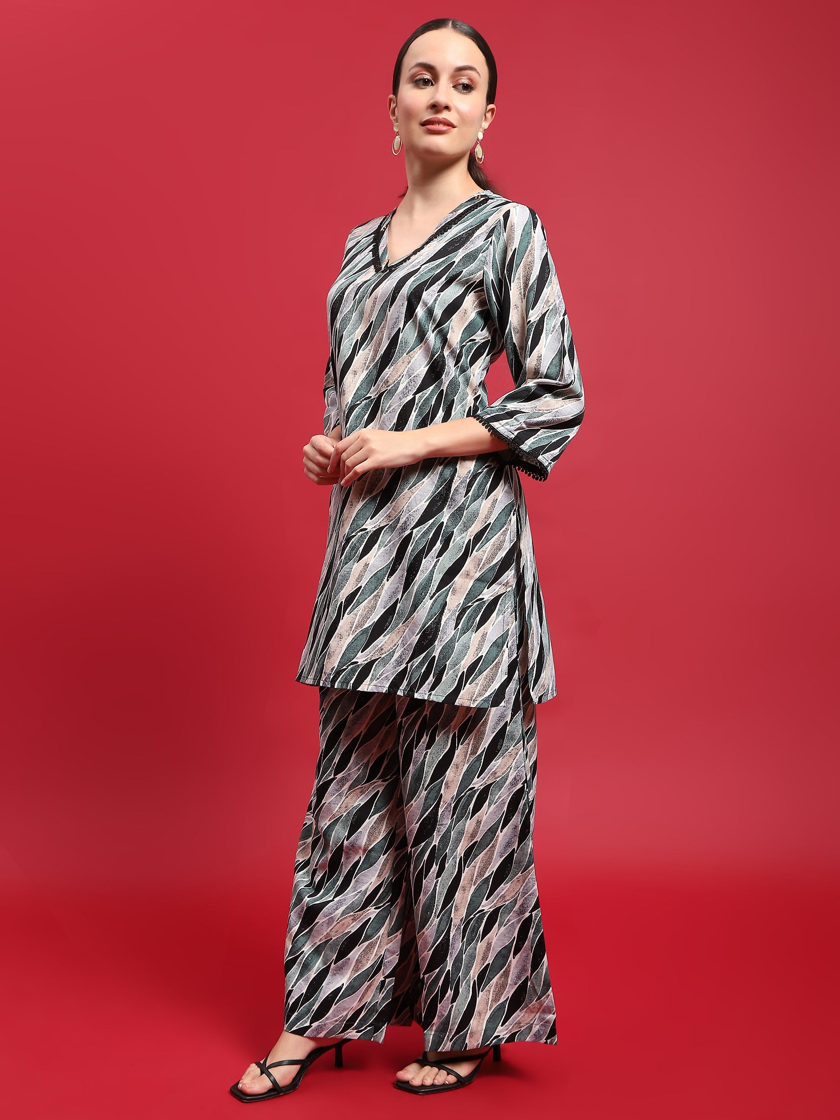 12496GREENBLACK_left