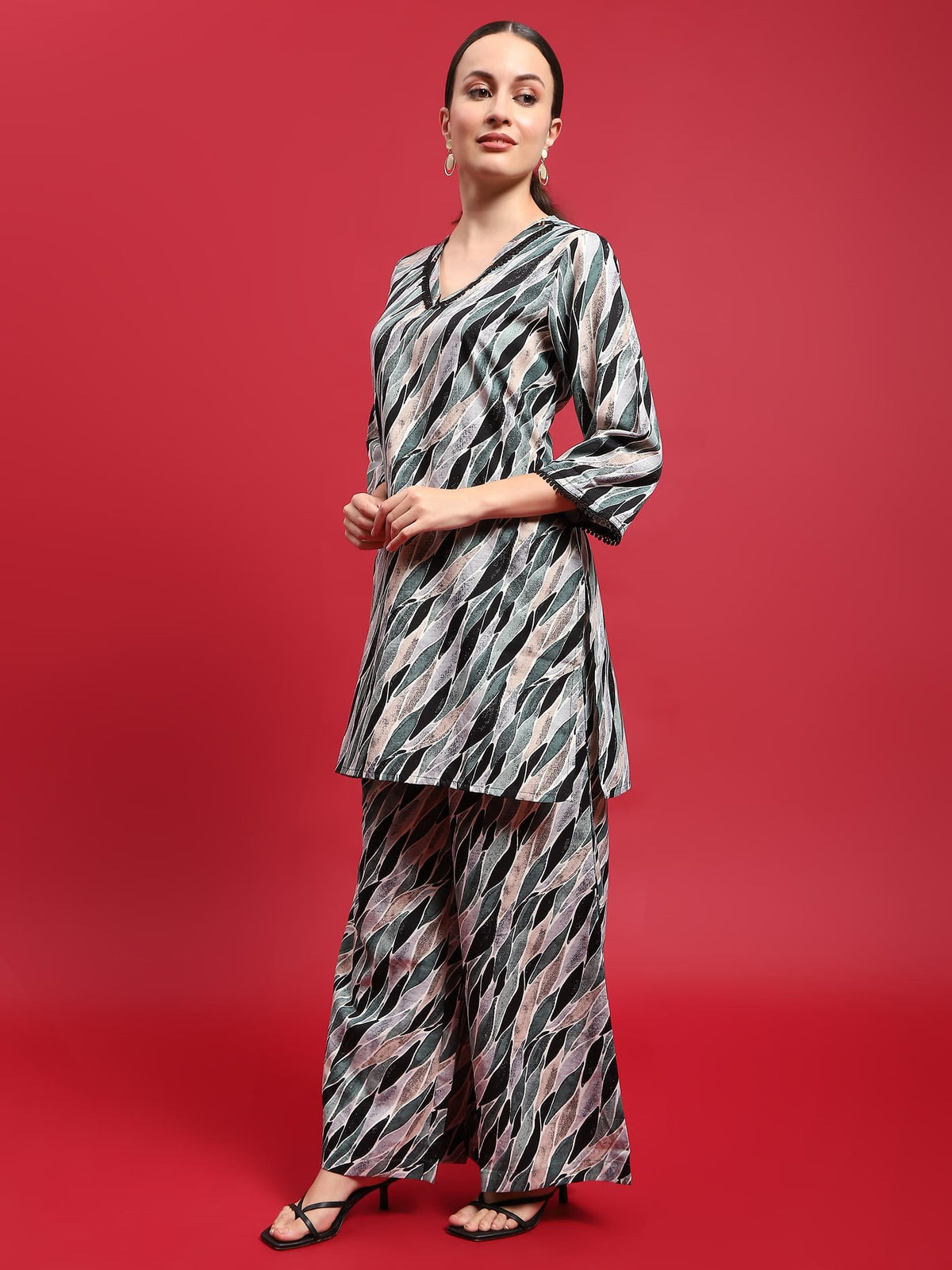 Women Polyester Green Abstract Print Co-Ord Set.