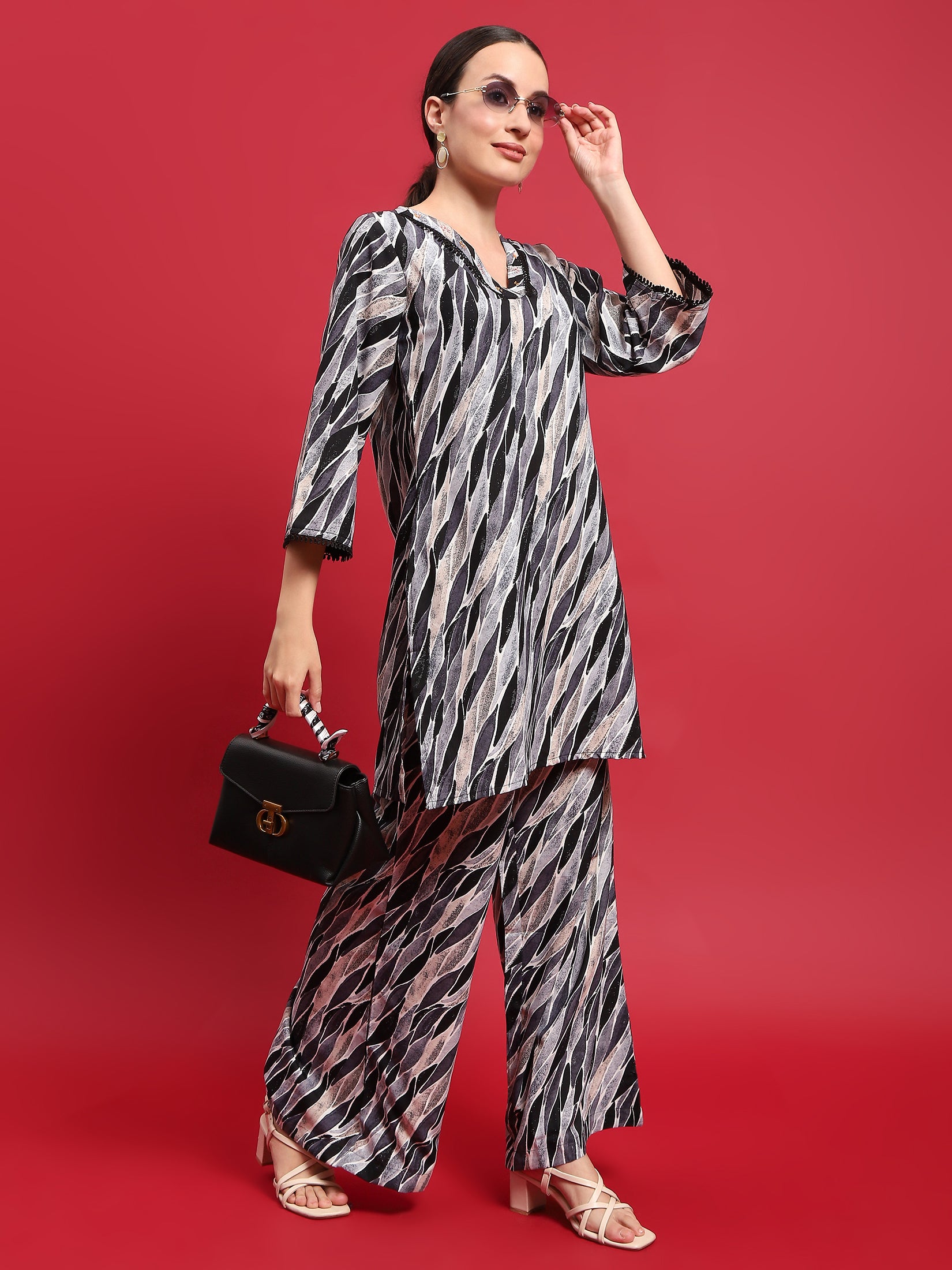 12496GREYBLACK_detail