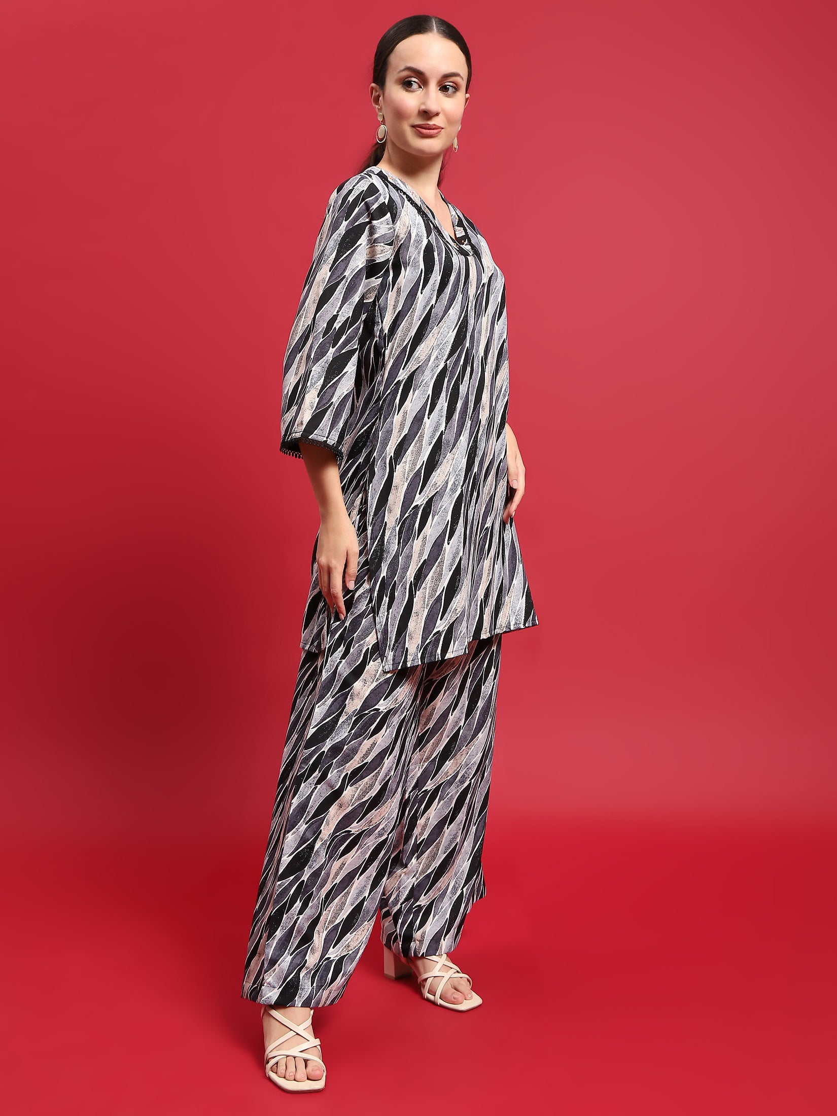 12496GREYBLACK_right