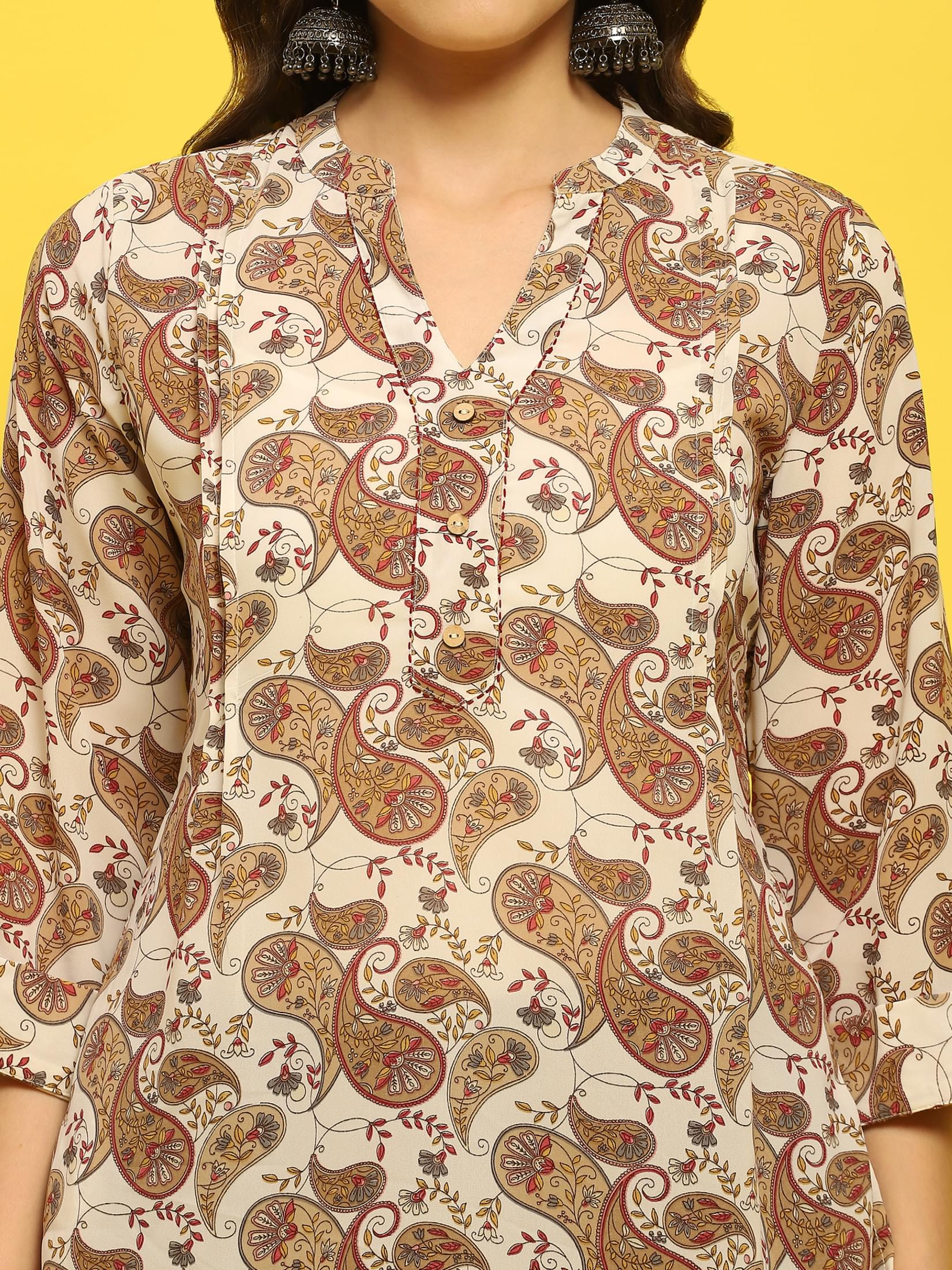 Women Georgette Off White Paisley Print Tunic.