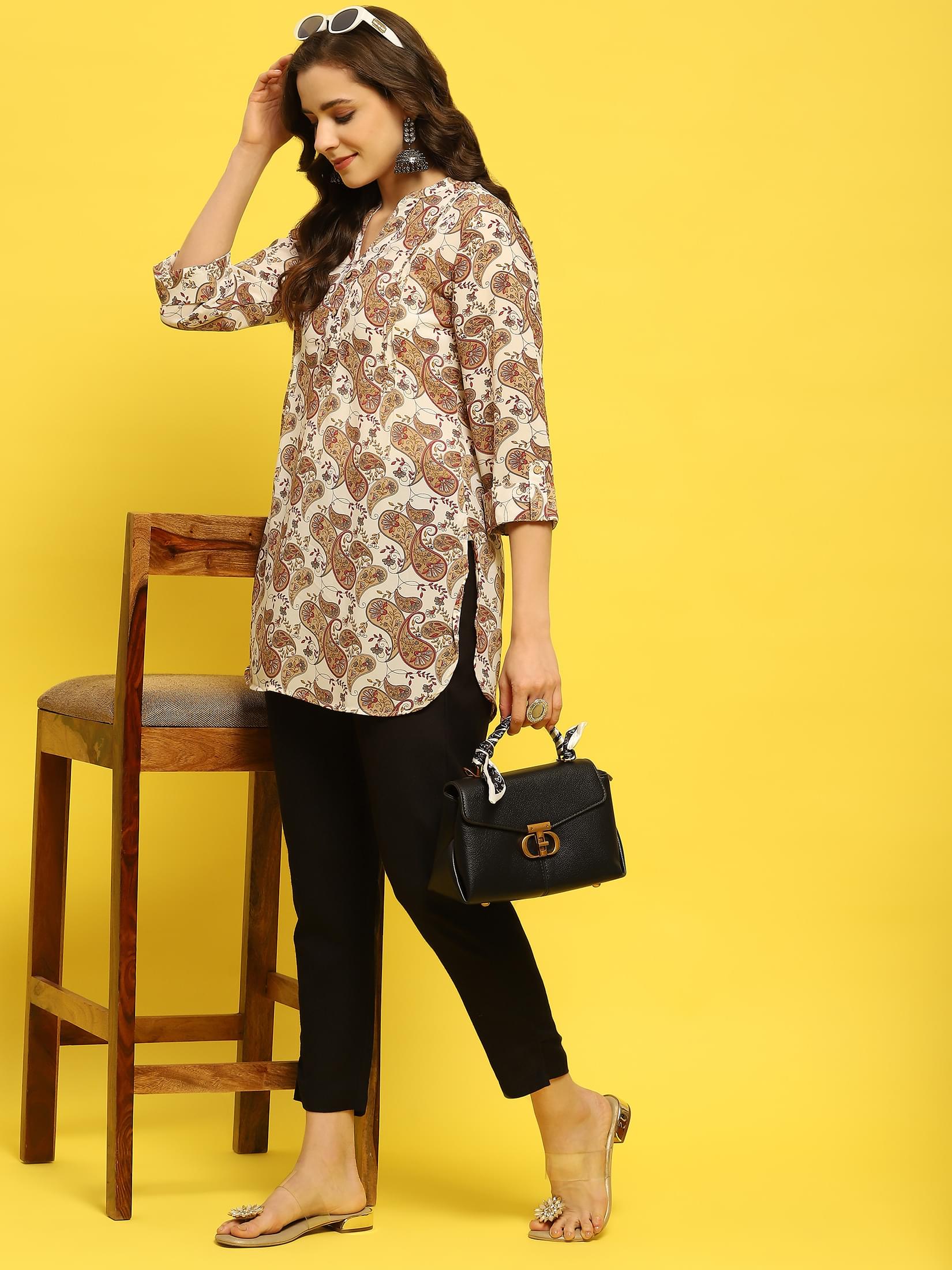 Women Georgette Off White Paisley Print Tunic.